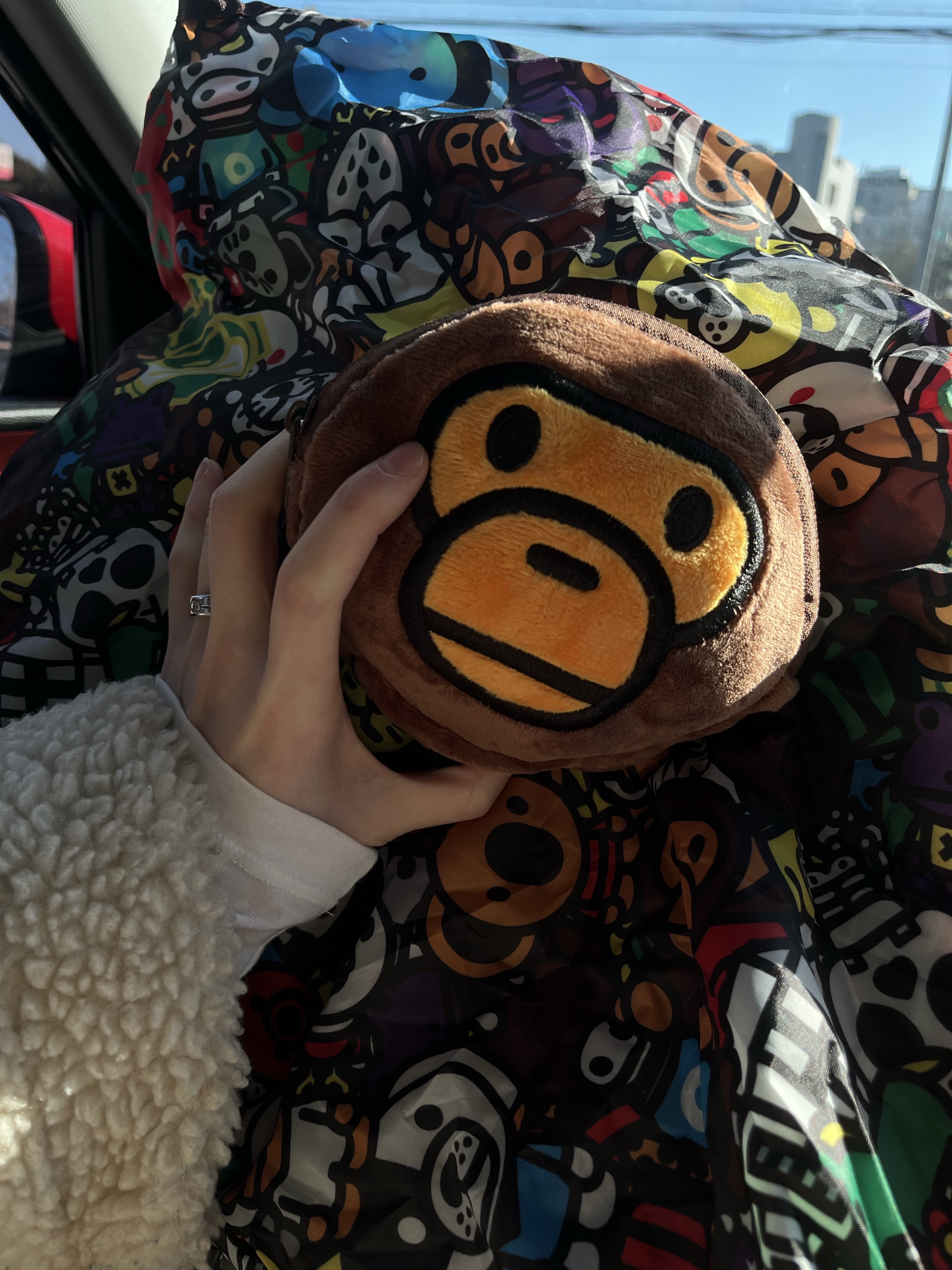 Starbucks x BAPE Baby Milo Foldable Bag 착용 스타일 - 2