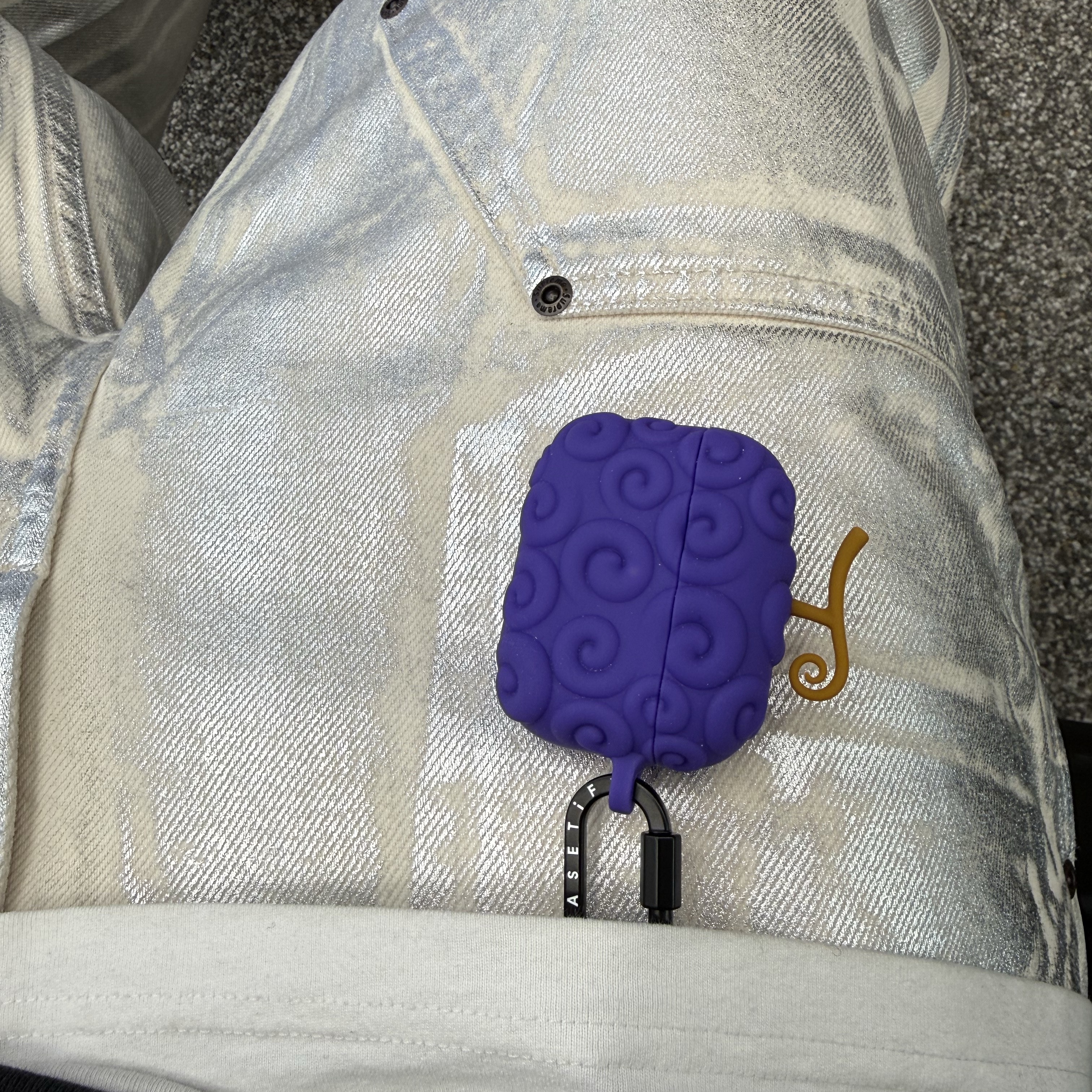 Supreme x MM6 Maison Margiela Box Logo T-Shirt White - 24SS, Supreme x MM6 Maison Margiela Zip Up Hooded Sweatshirt Black - 24SS 착용 스타일 - 4