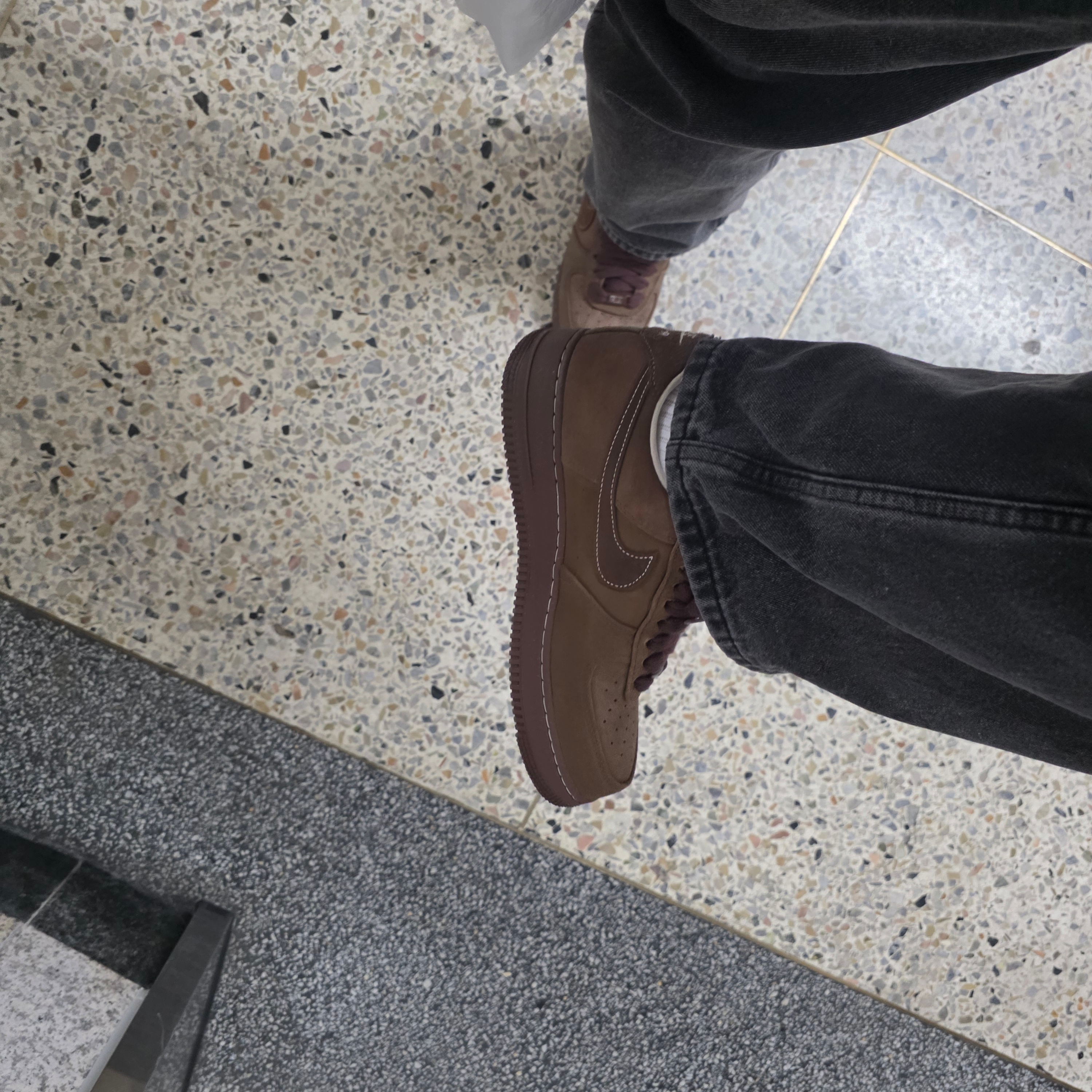 (W) Nike Air Force 1 '07 Cacao Wow 착용 스타일 - 2