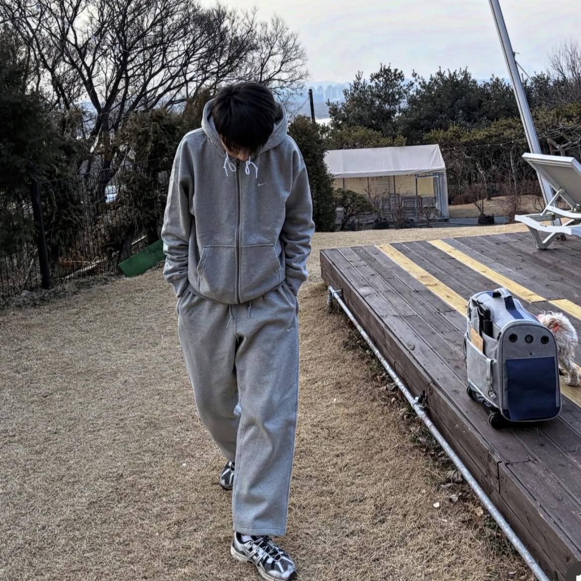 Nike NRG Solo Swoosh Full Zip Hoodie Dark Grey Heather - Asia, Nike Solo Swoosh Fleece Open Hem Pants Dark Grey Heather Light Smoke Grey - Asia 착용 스타일