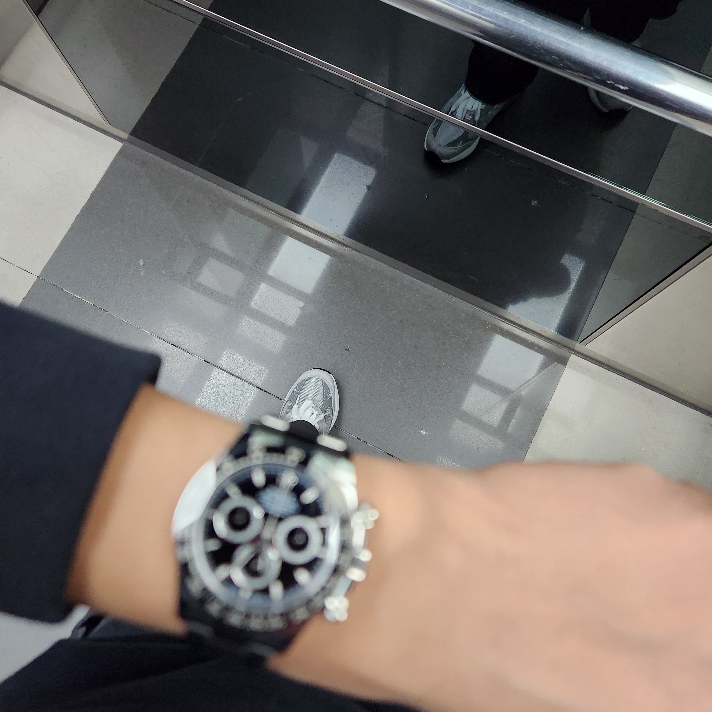 New Balance 993 Made in USA Grey - D Standard, Rolex Cosmograph Daytona 40mm 126500LN Black Oyster 착용 스타일
