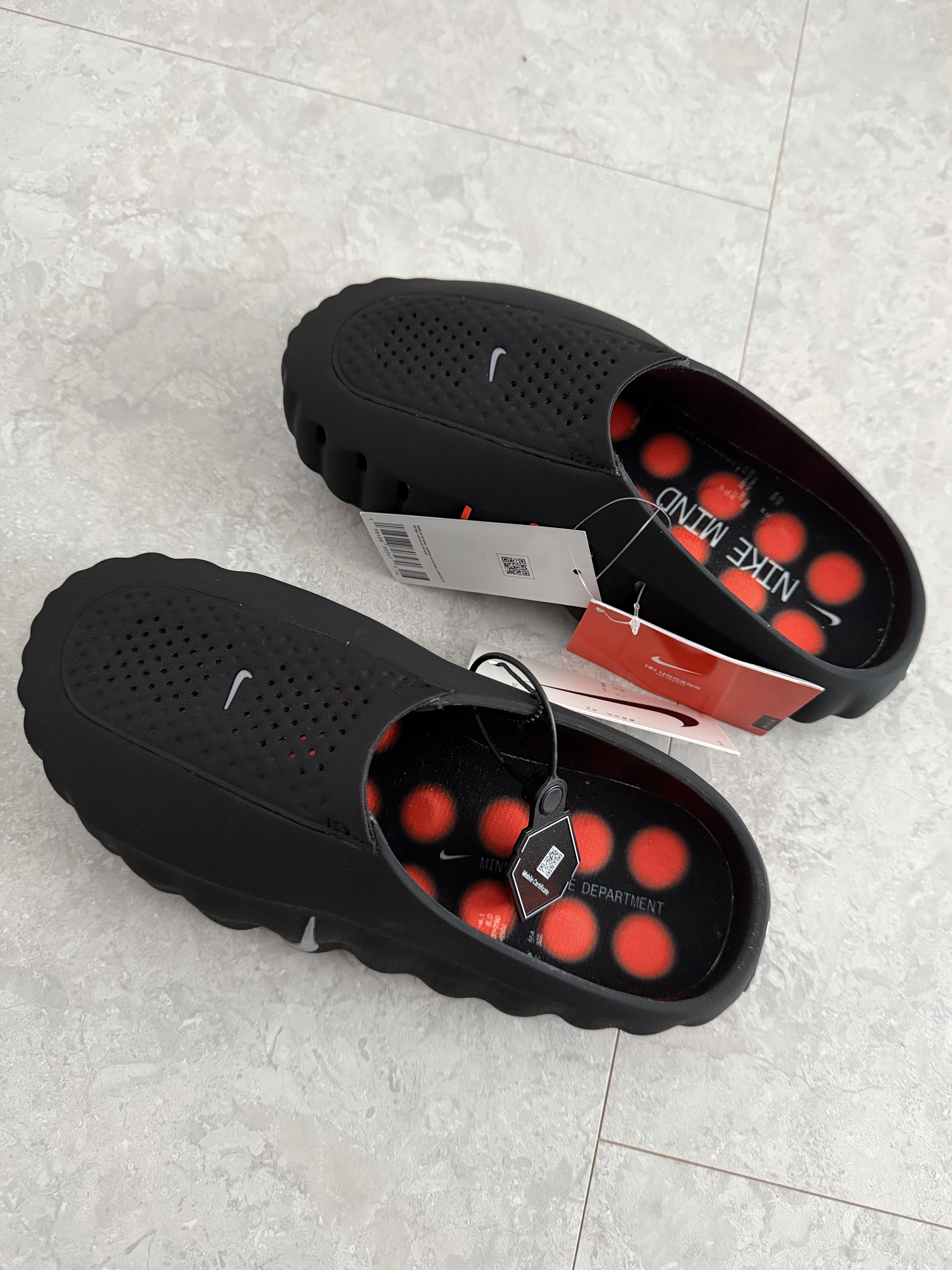 Nike Mind 001 Black Chrome 착용 스타일