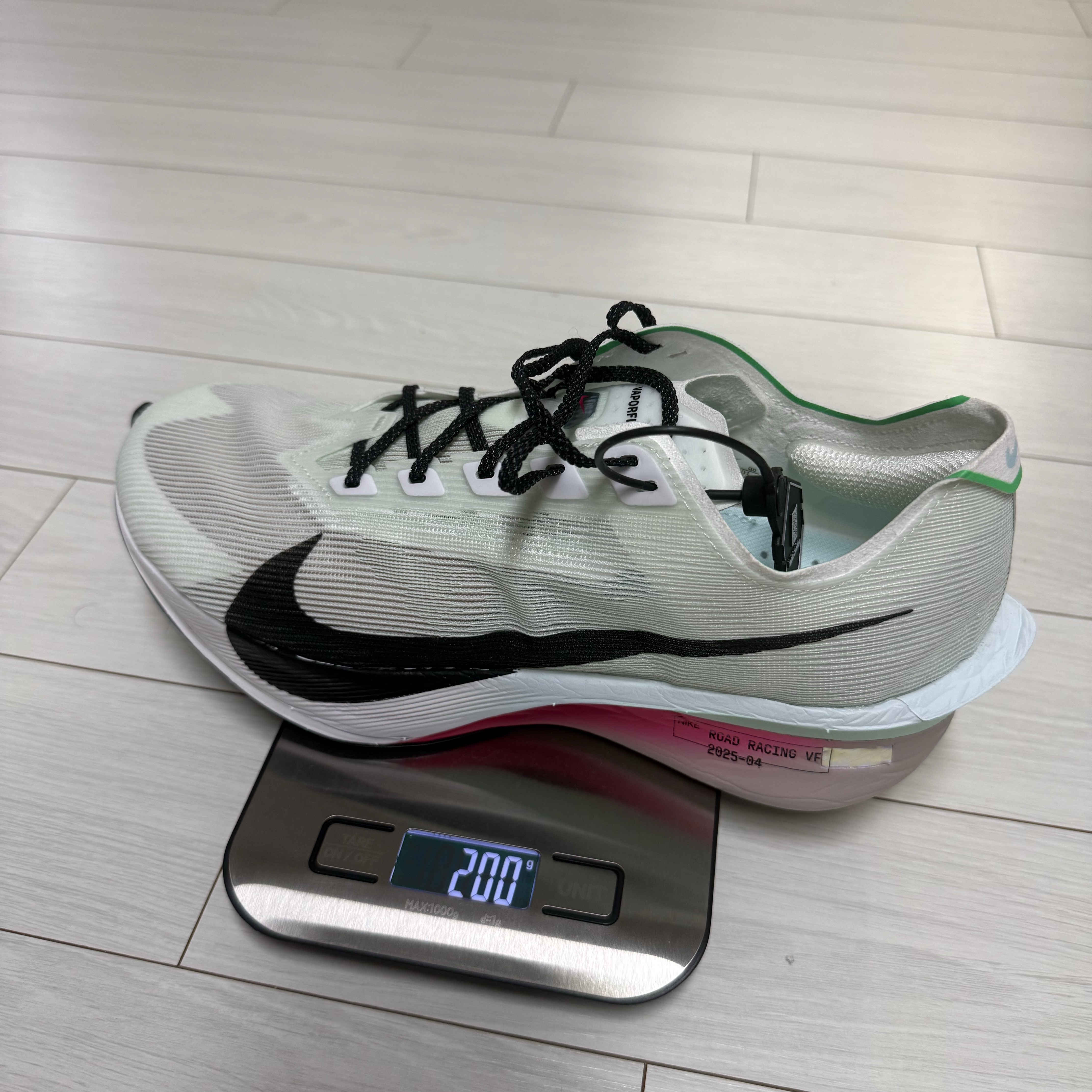 Nike ZoomX Vaporfly Next% 4 White Hyper Pink 착용 스타일