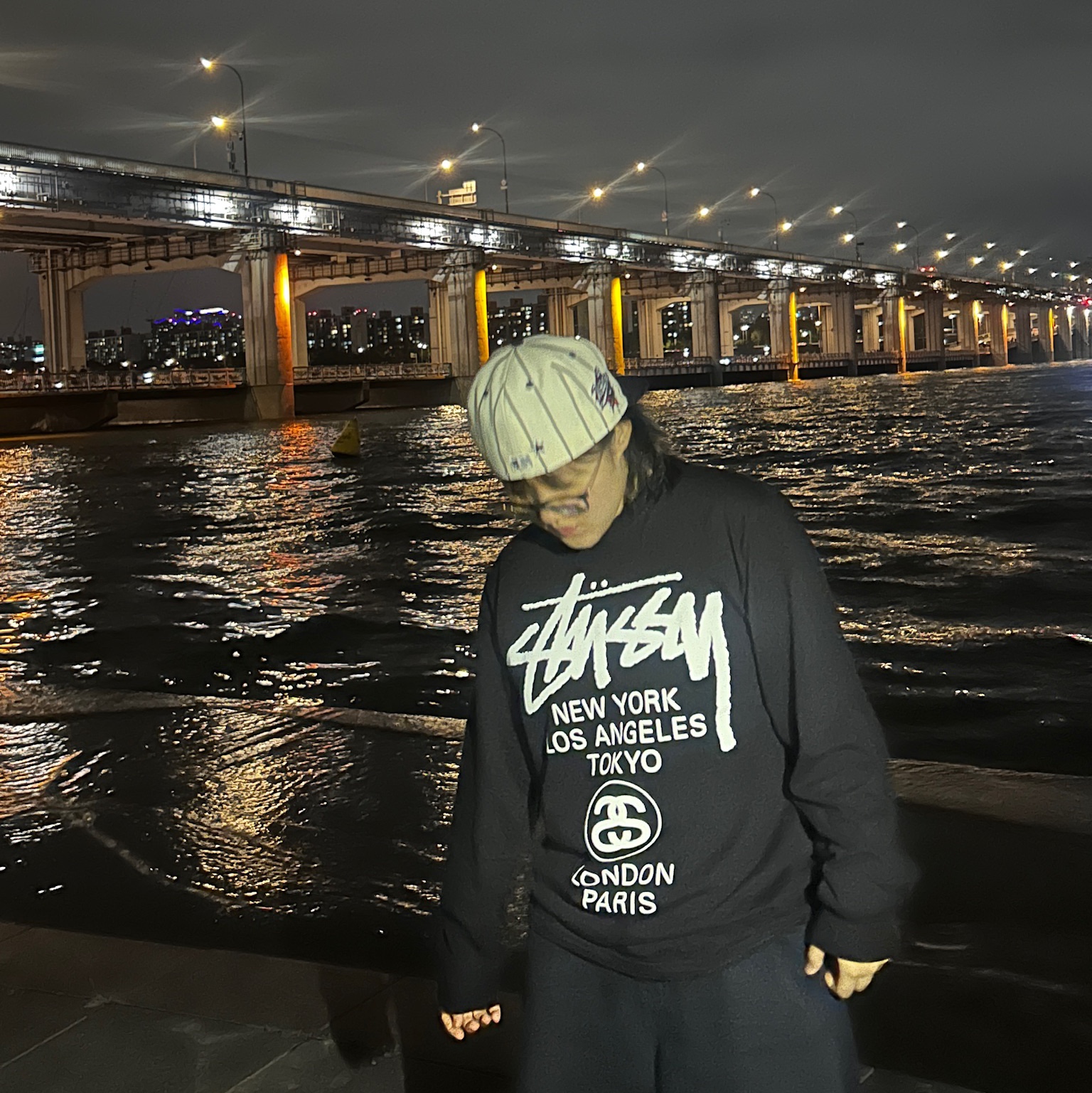 Stussy World Tour LS T-Shirt Black 2024 착용 스타일