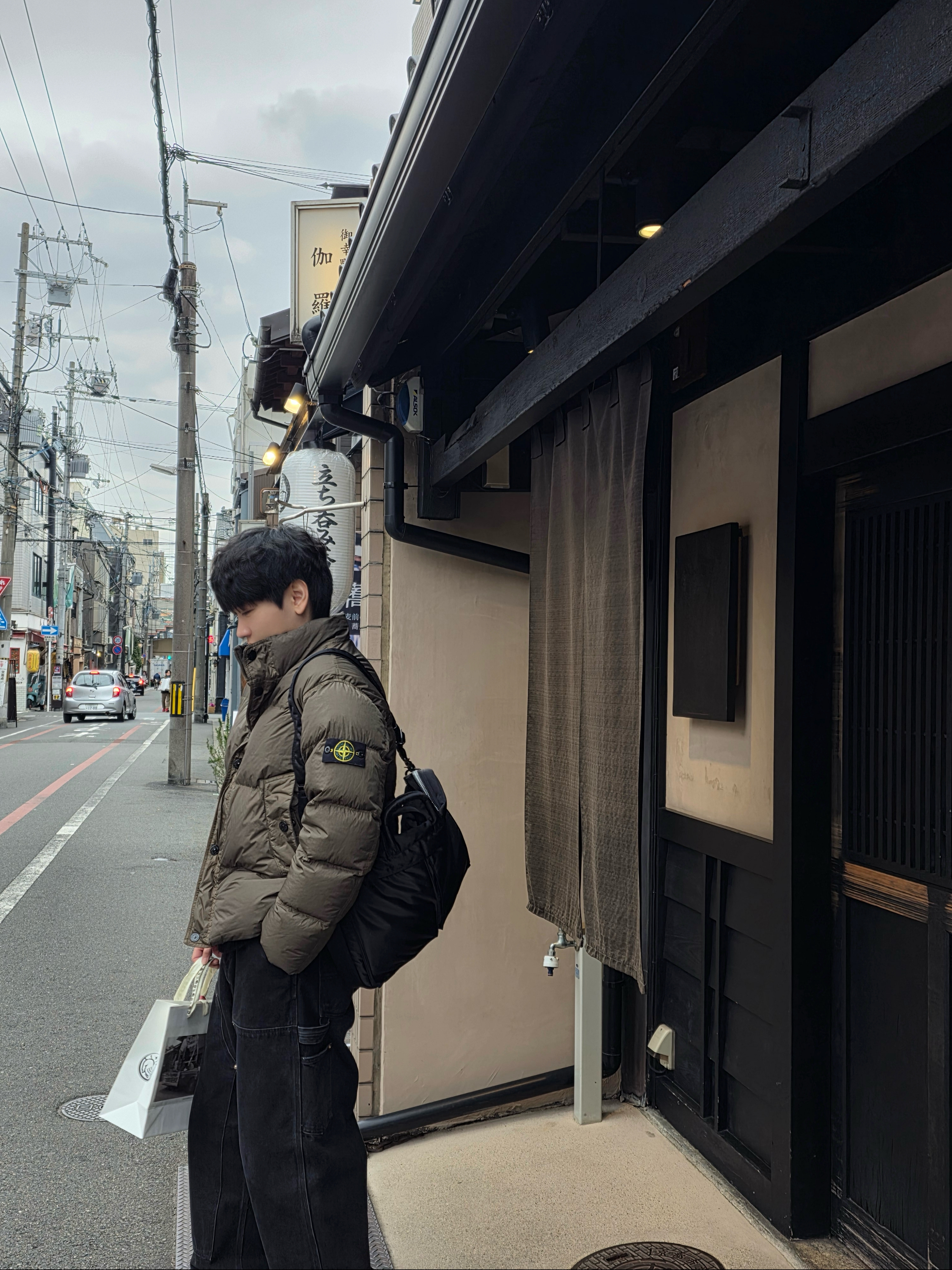 Stone Island 4100010 Crinkle Reps NY Recycled Nylon Down Jacket with Wind Resistance Military Green - 25FW, Porter All New Tanker 2Way Document Bag Black 착용 스타일 - 1