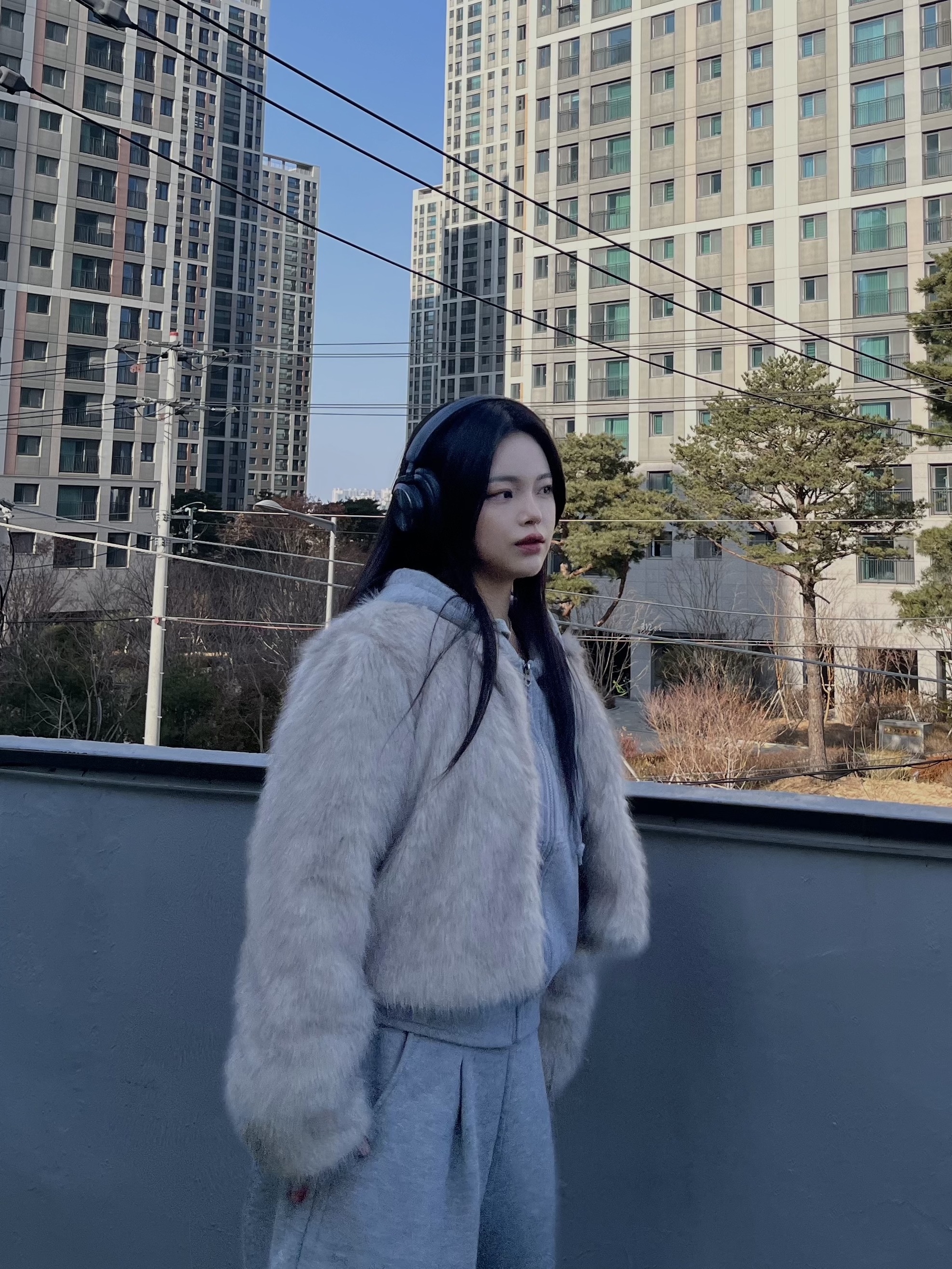 (W) UGG Funkette Slides Chestnut, [12% 쿠폰] Bang & Olufsen Beoplay HX Black Anthracite 착용 스타일 - 6