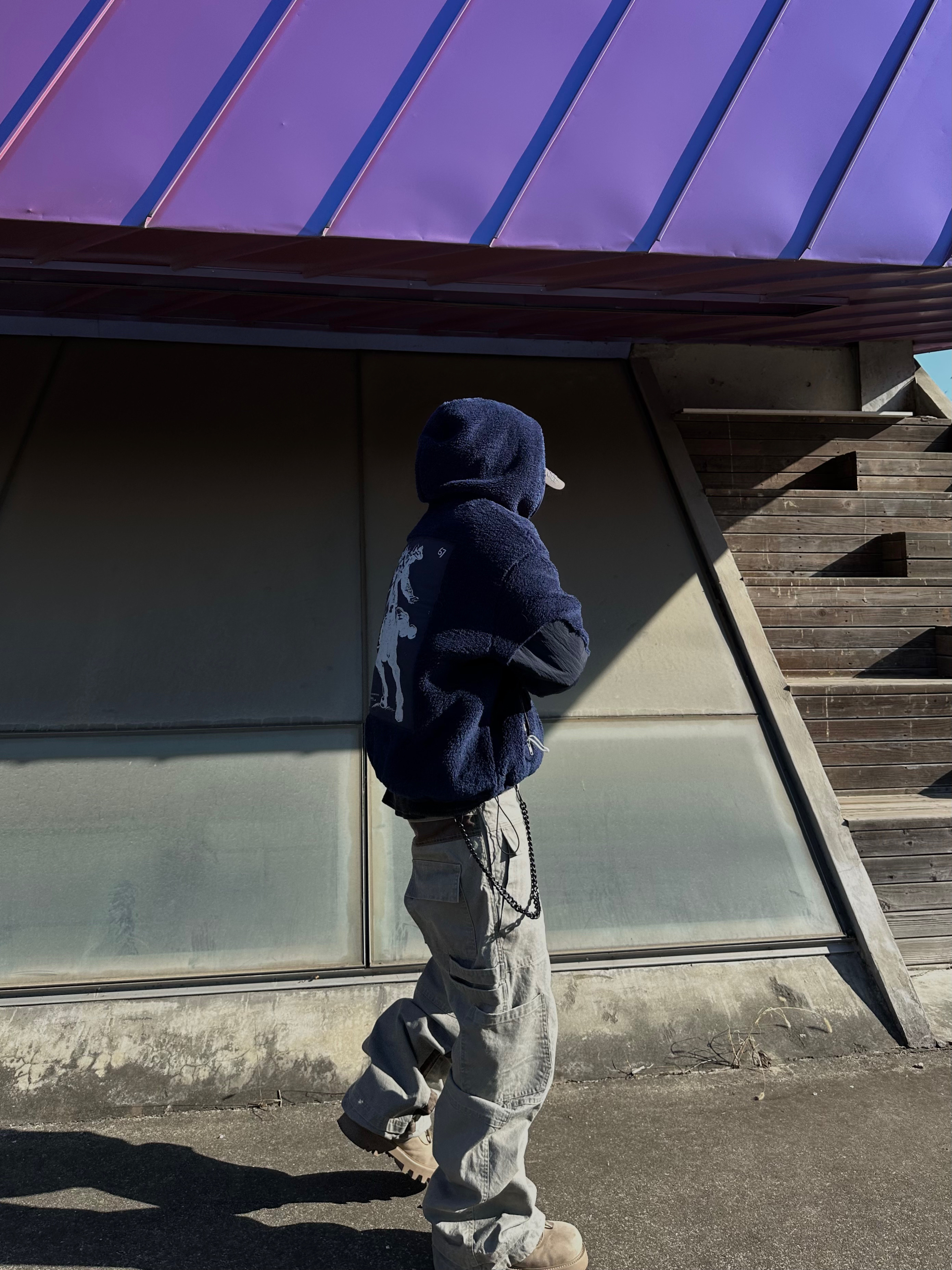 MJD x Weekend Afternoon Squad MW Shearing Hooded Jacket Navy 착용 스타일 - 2