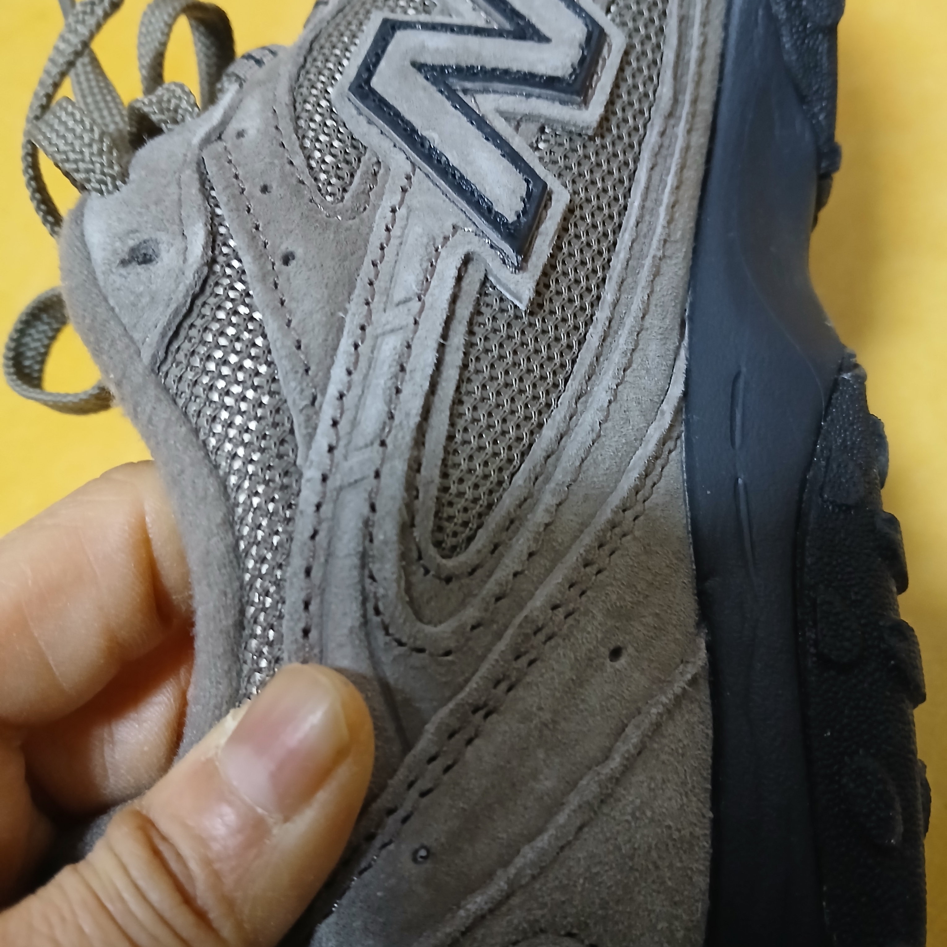 New Balance 204L Year of the Horse Thunder Brown Black 착용 스타일 - 2