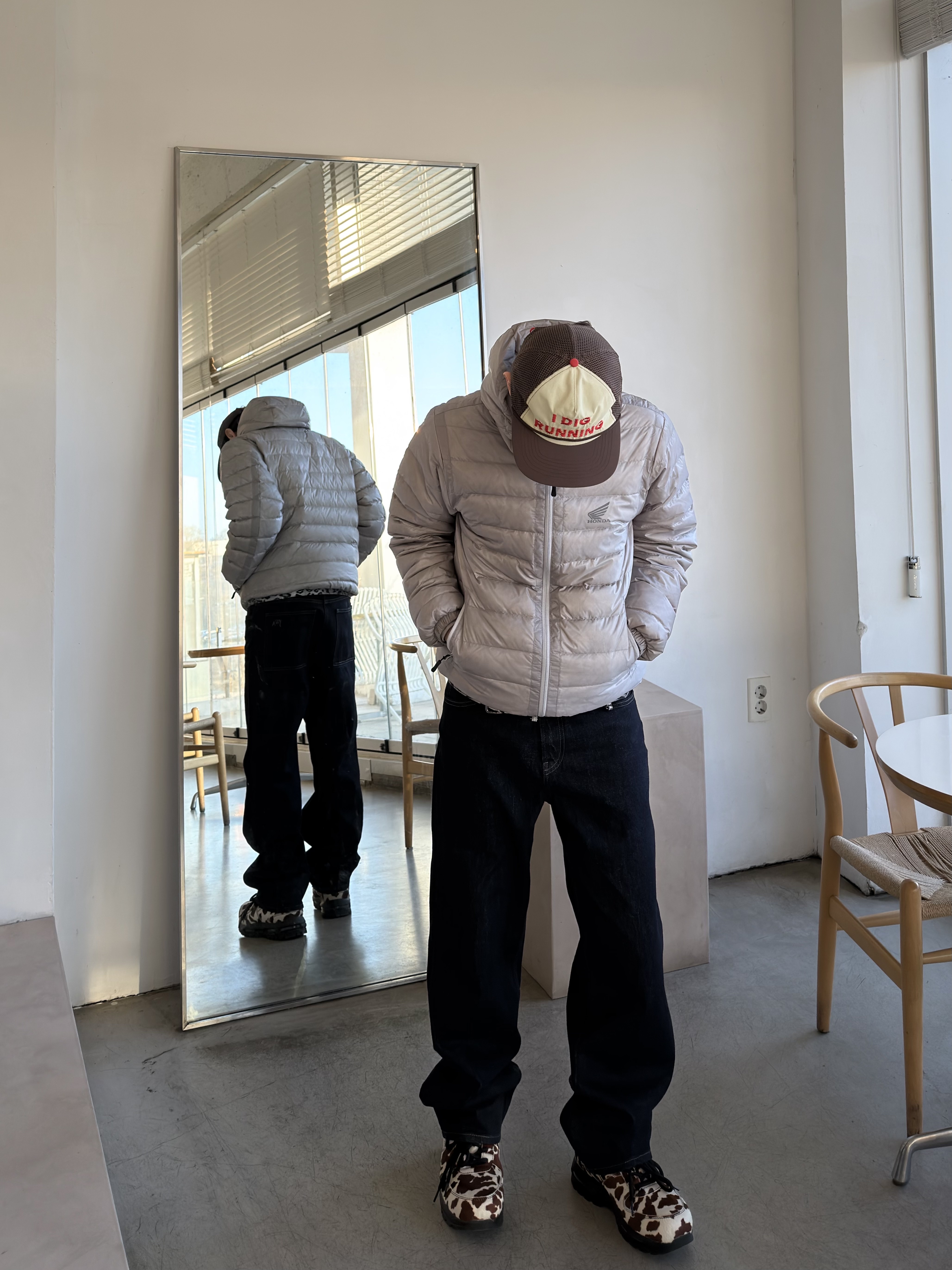 Alex Zono I Dig Running Trucker Hat OG Brown, Honda H-Tech Storm Shield Parka Light Gray 착용 스타일 - 3