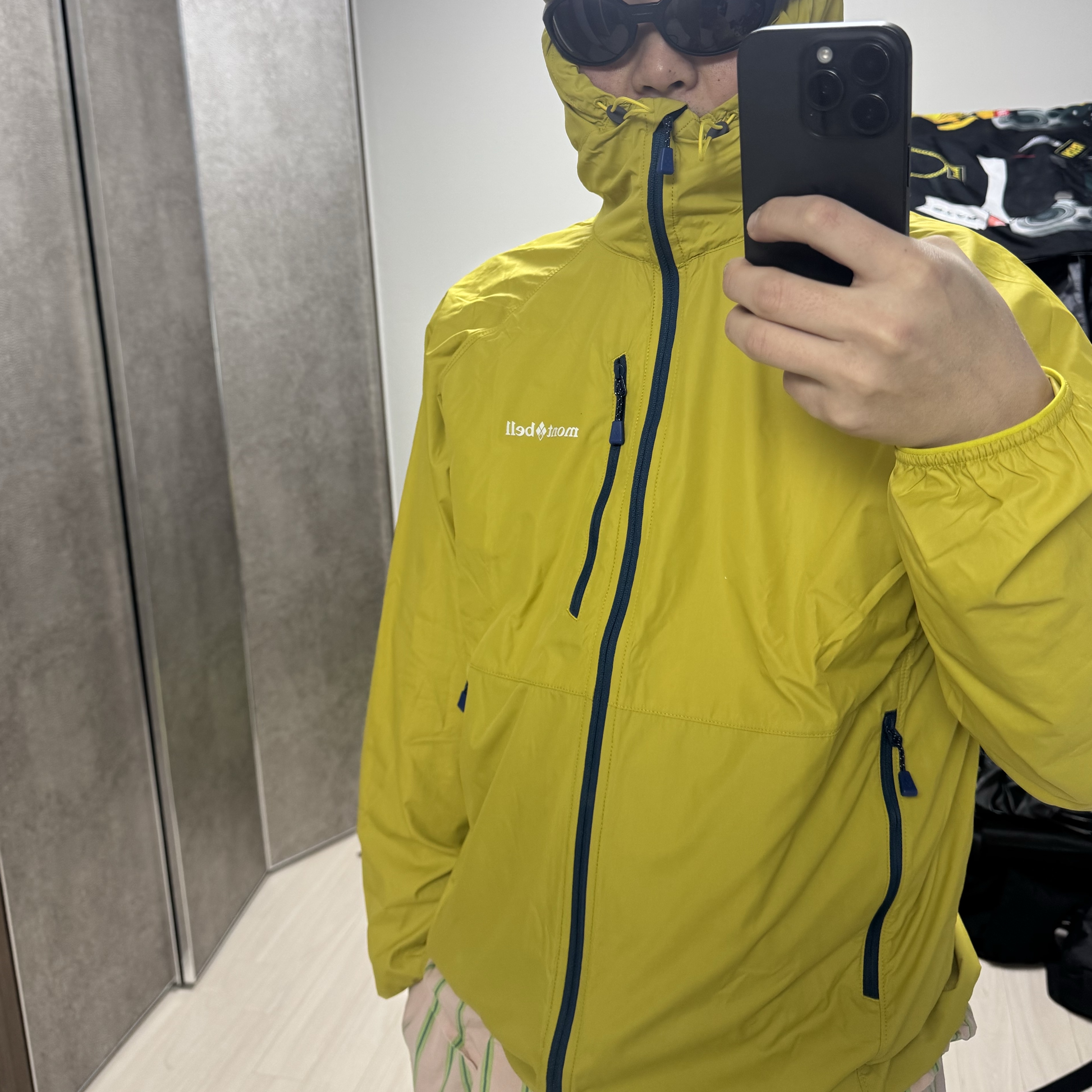 Montbell Wind Blast Hooded Jacket Yellow, Oakley Eye Jacket Redux Matte Black Frame Prizm Grey Lenses High Bridge Fit 착용 스타일