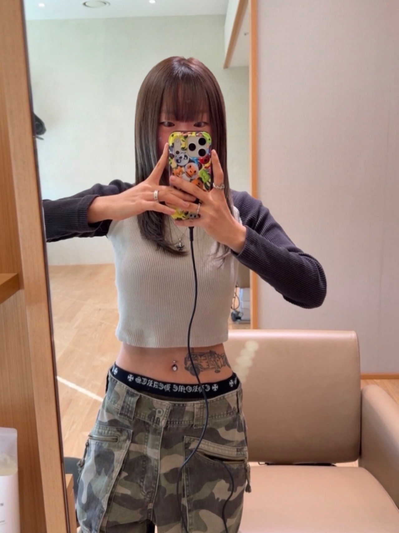 Chrome Hearts Boxer Brief Camo, BAPE 3D Milo All Friends iPhone 17 Pro Case Multi 착용 스타일 - 1