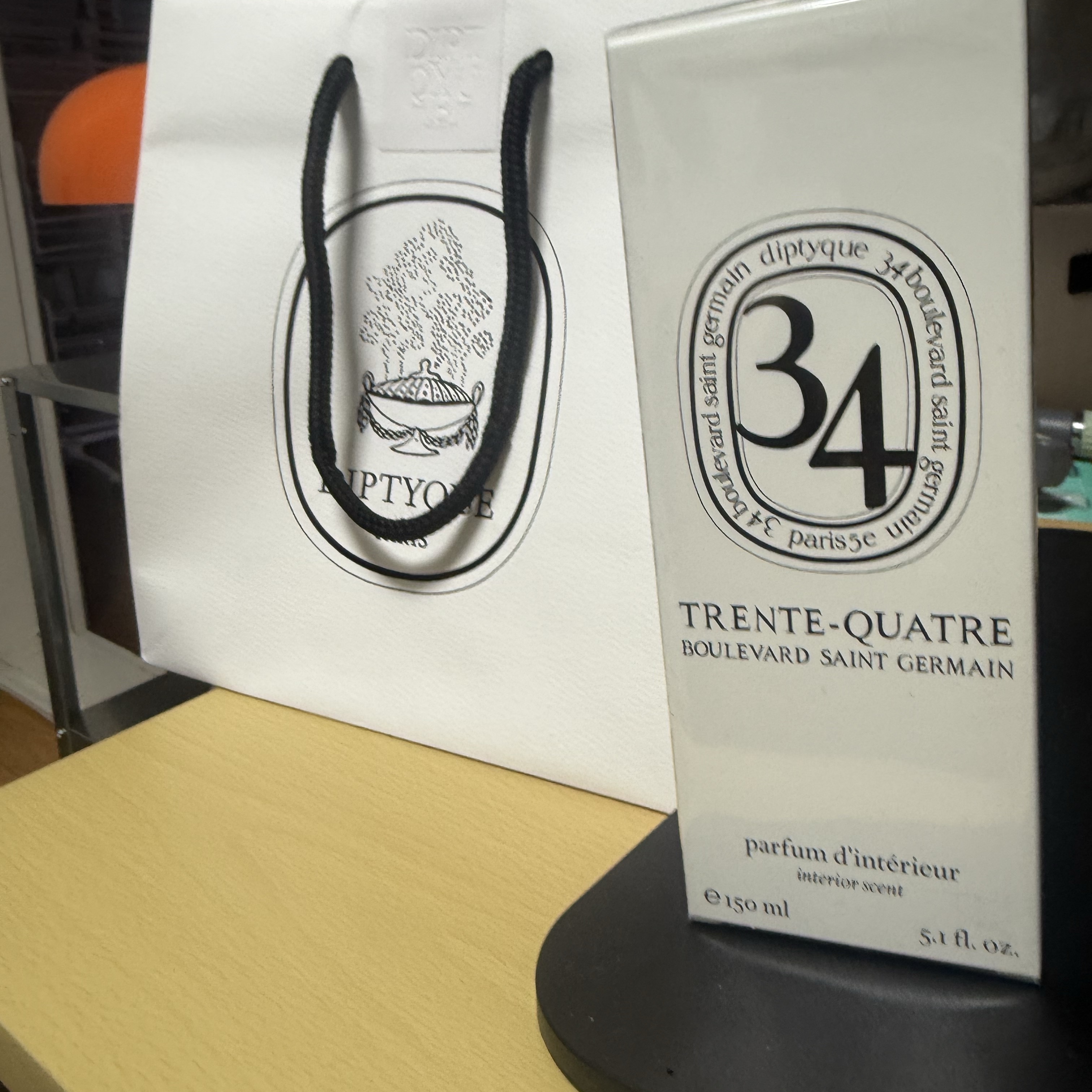 Diptyque 34 Boulevard Saint Germain Room Spray 150ml (Korean Ver.) 착용 스타일 - 1