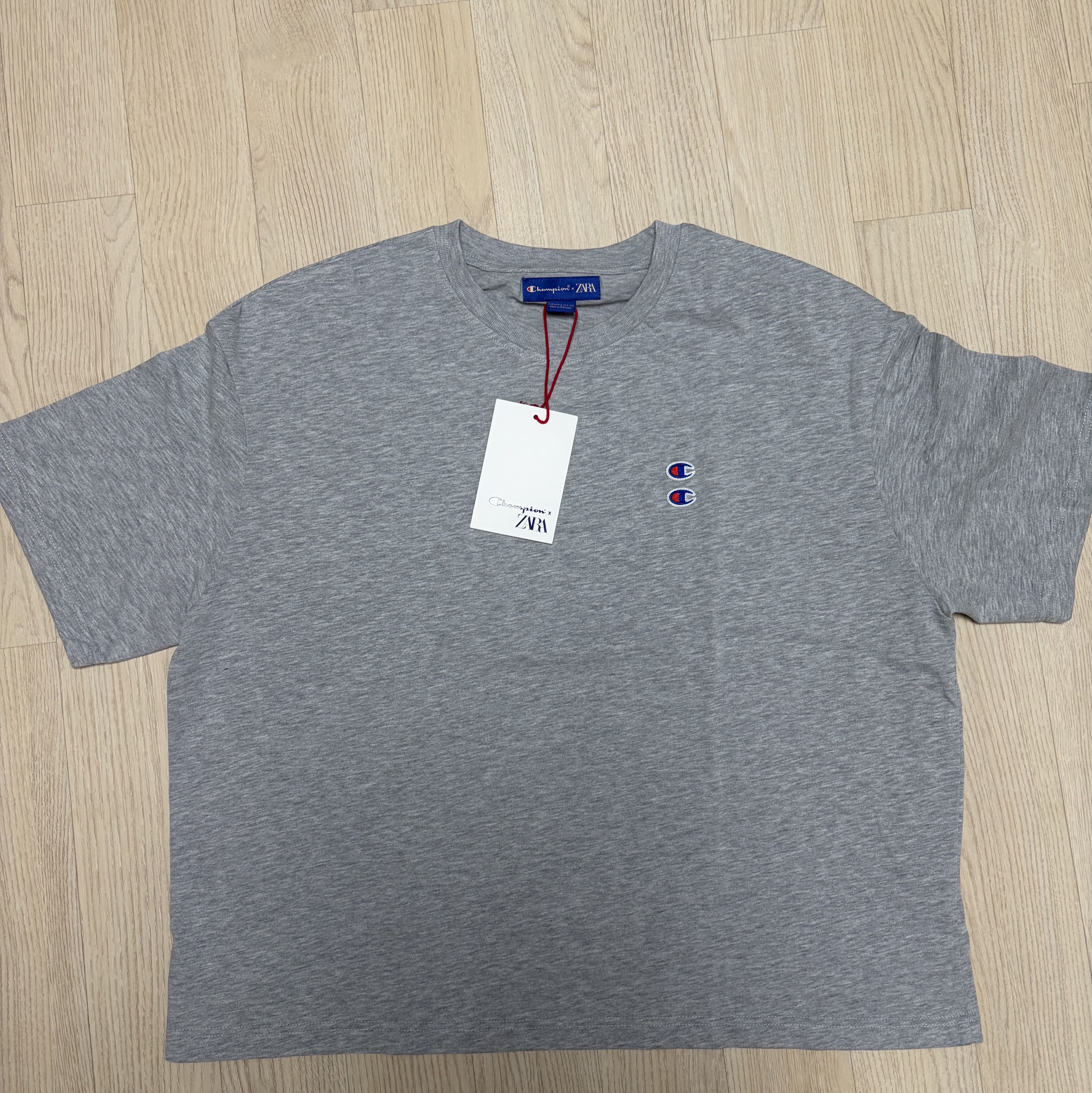 Zara x Champion Patch T-Shirt Blue Marl 착용 스타일 - 1
