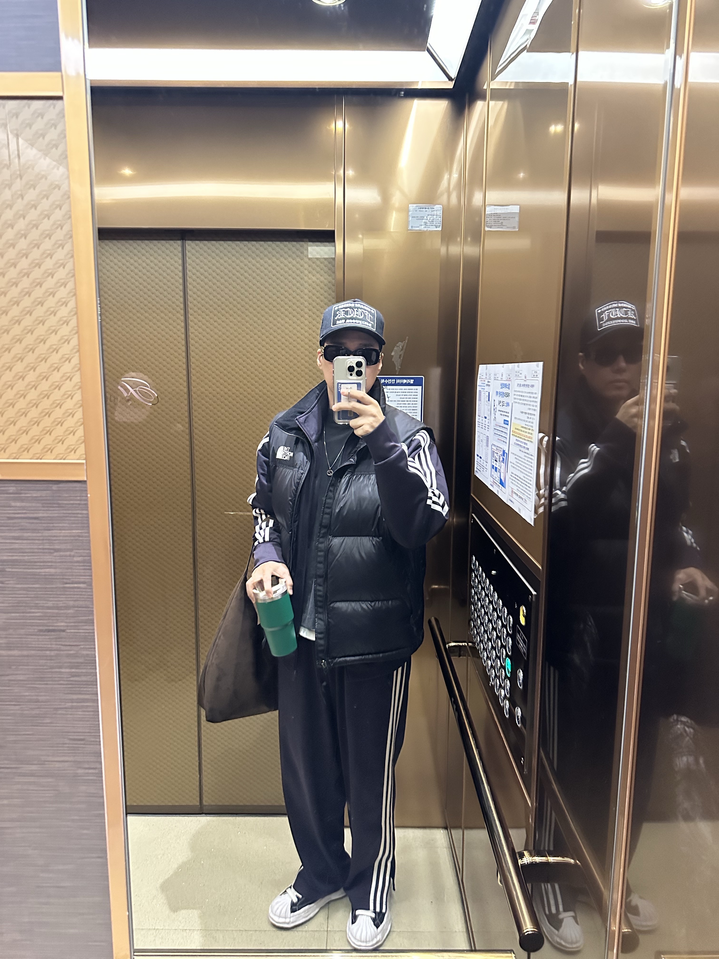 Chrome Hearts Fuck Hollywood Trucker Hat Black, The North Face Nuptse Hybrid Down Ball Vest Black 착용 스타일