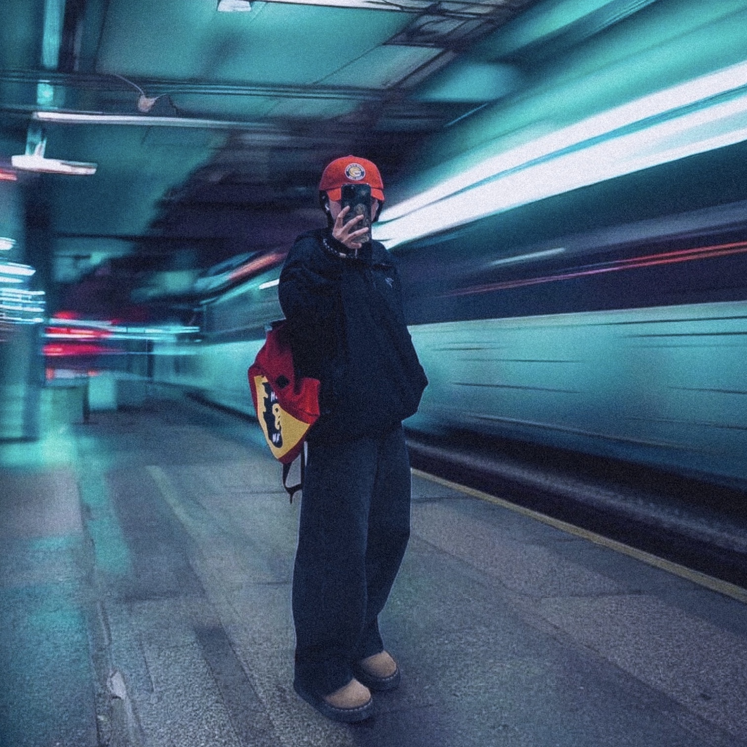 Arc'teryx Atom Hoody Black, Human Made 6Panel Twill Cap Red 착용 스타일 - 1