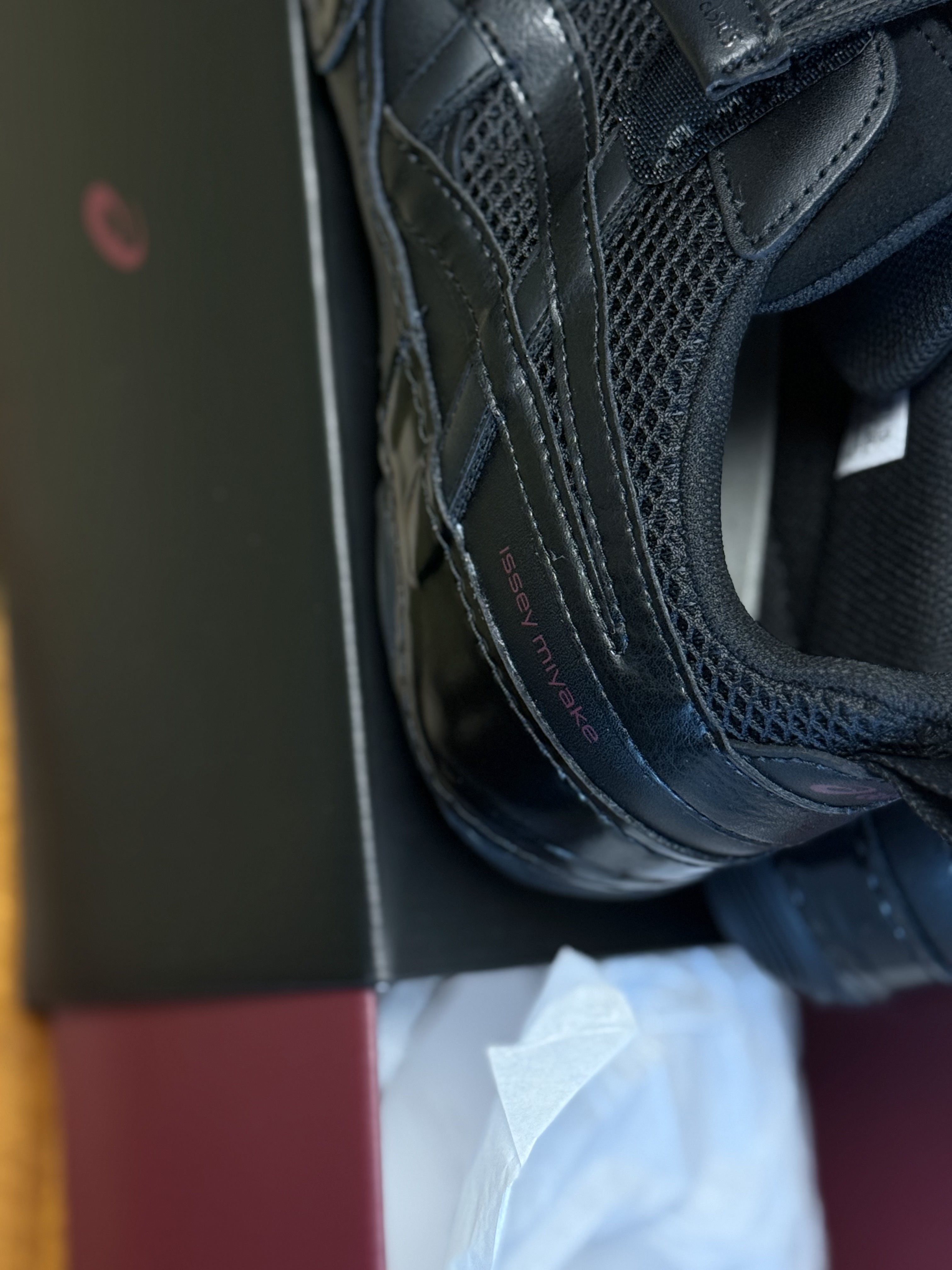 Asics x Issey Miyake Hyper Taping Black, Kijima Takayuki Cashmere Knit Beanie Black 착용 스타일 - 2
