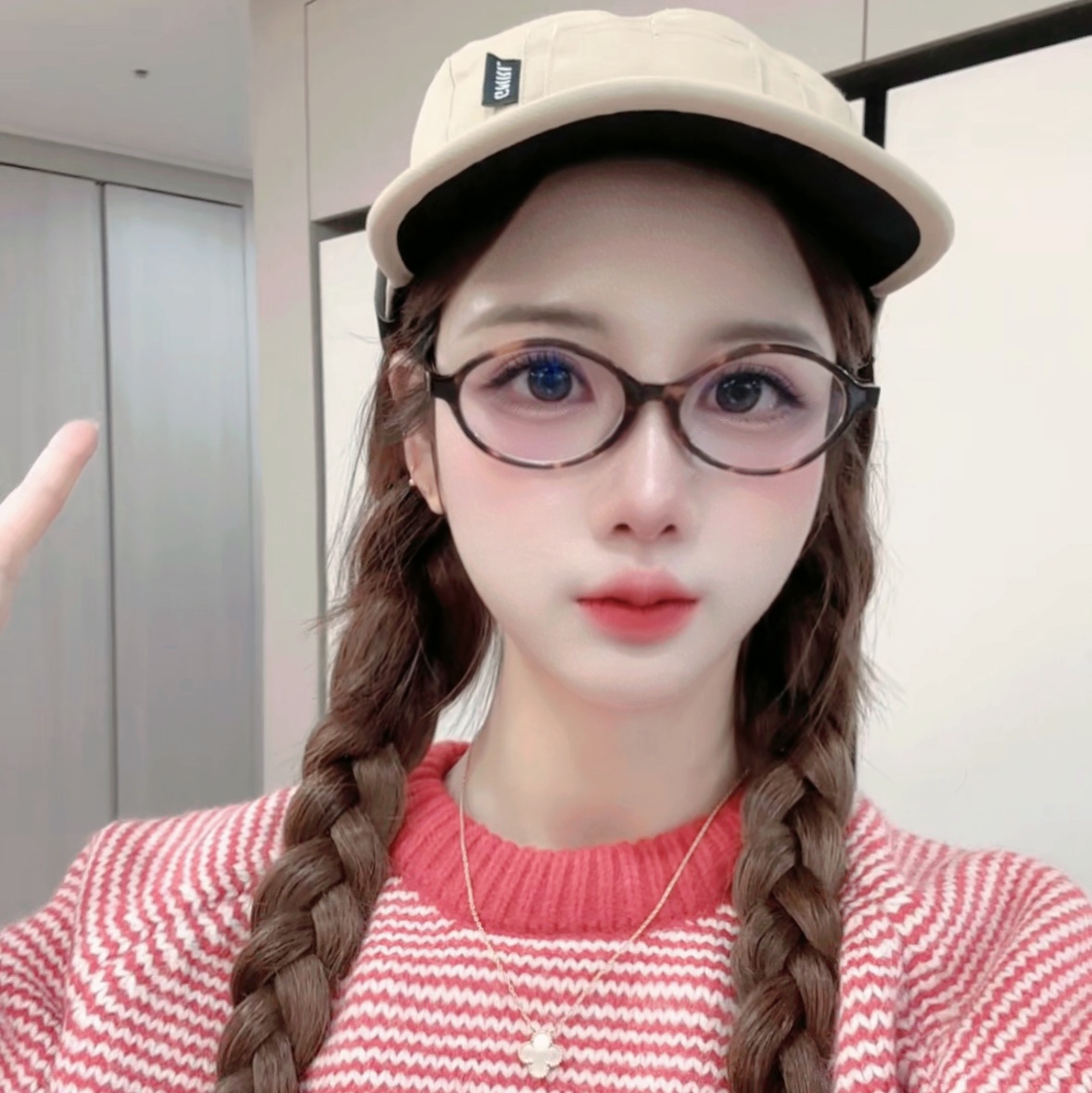 General Idea Unisex New York Retro Ball Cap Green, (W) Miu Miu Regard Sunglasses Blue Lenses Honey Tortoiseshell Acetate Standard fit 착용 스타일 - 2