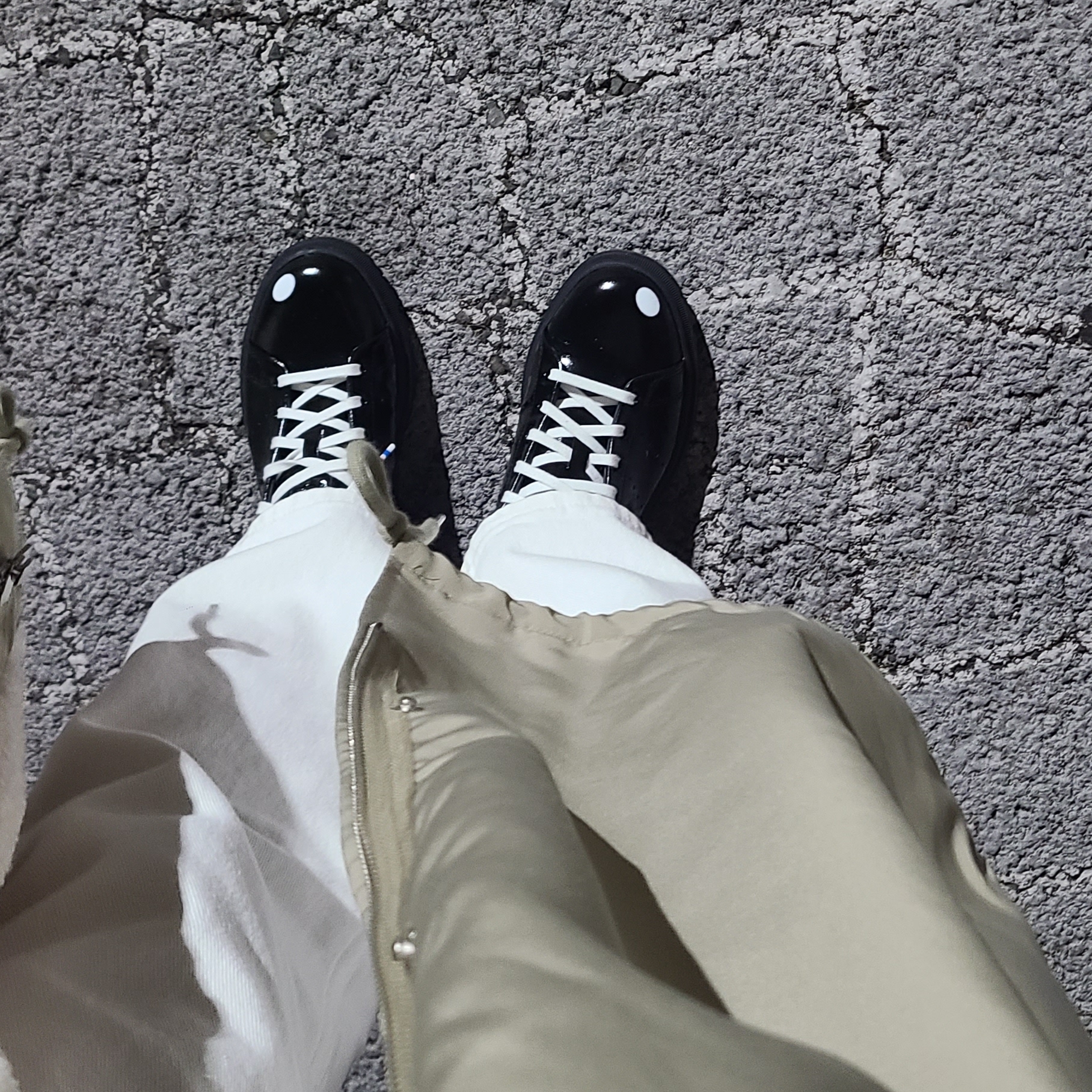 Adidas x Spongebob Stan Smith Freizeit Core Black 착용 스타일 - 2