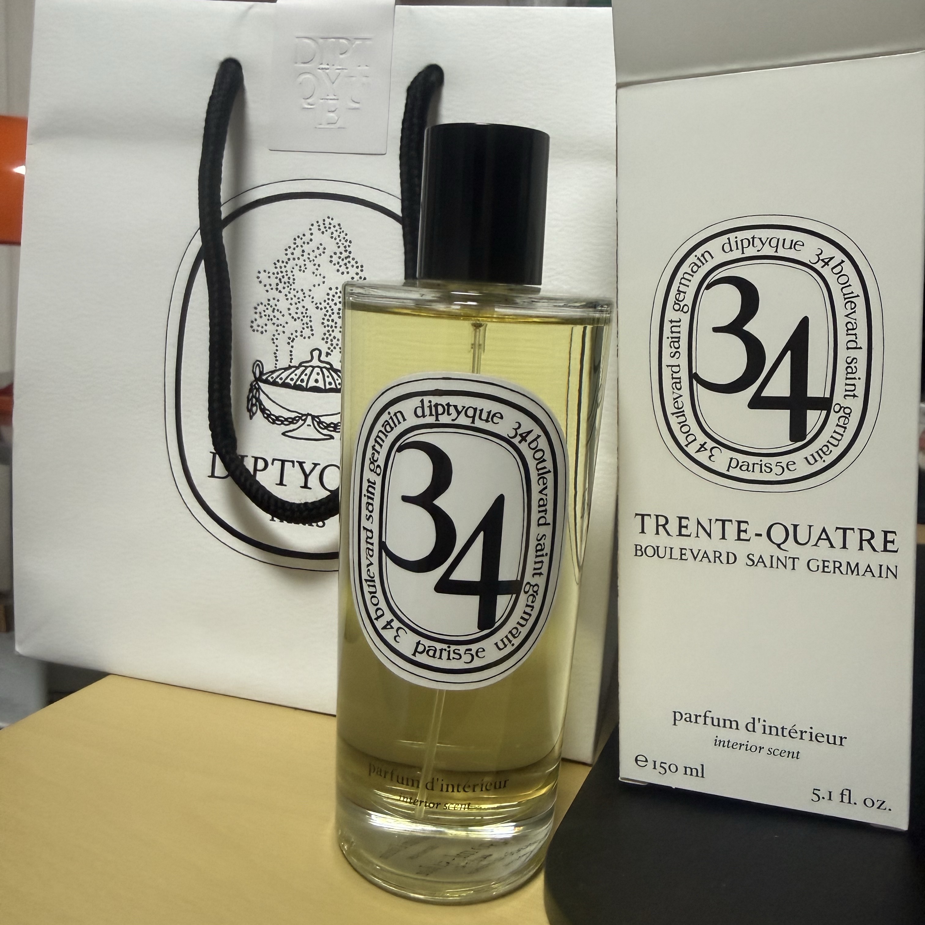 Diptyque 34 Boulevard Saint Germain Room Spray 150ml (Korean Ver.) 착용 스타일 - 2