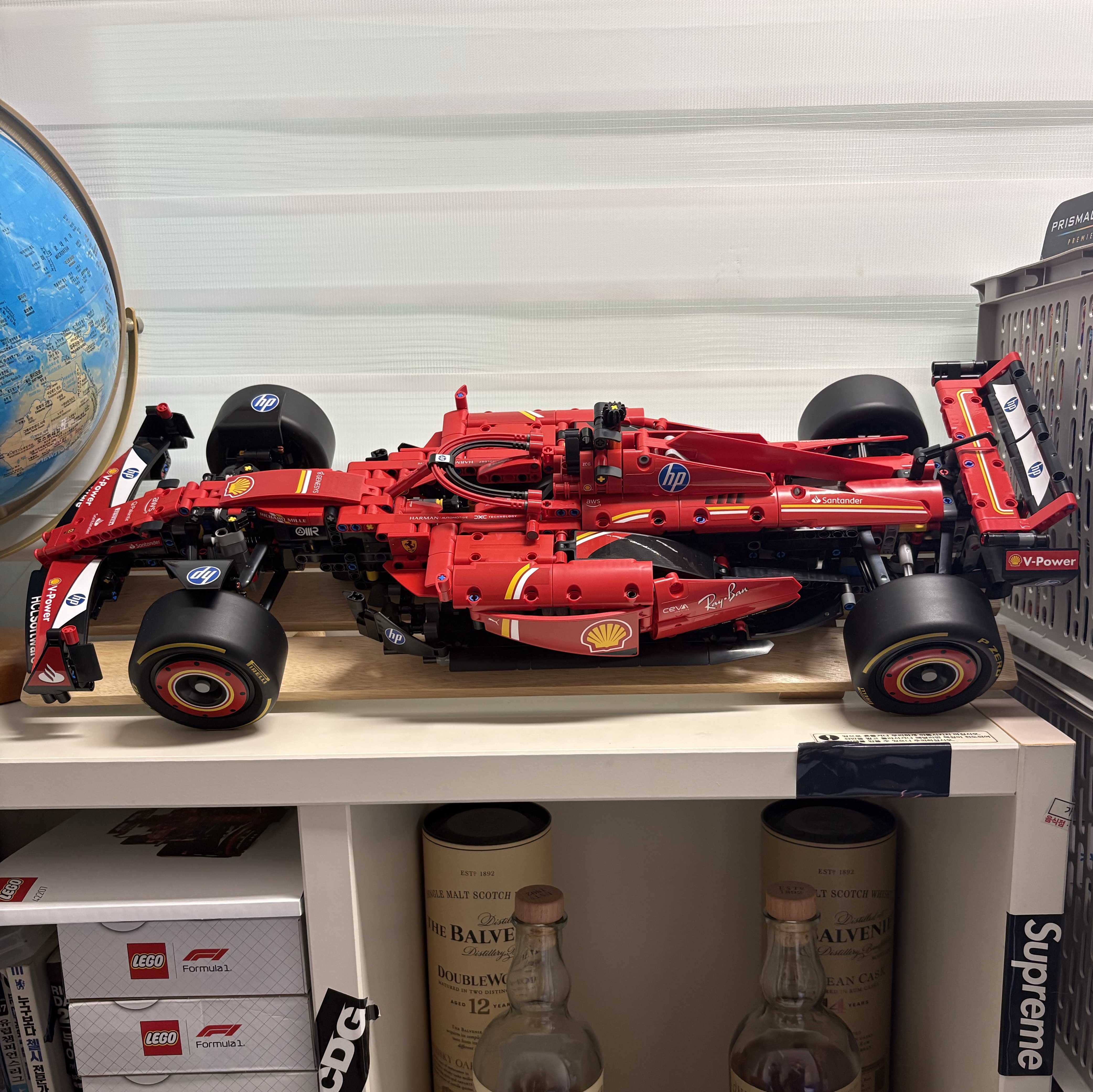 Lego Ferrari SF-24 F1 Car 착용 스타일