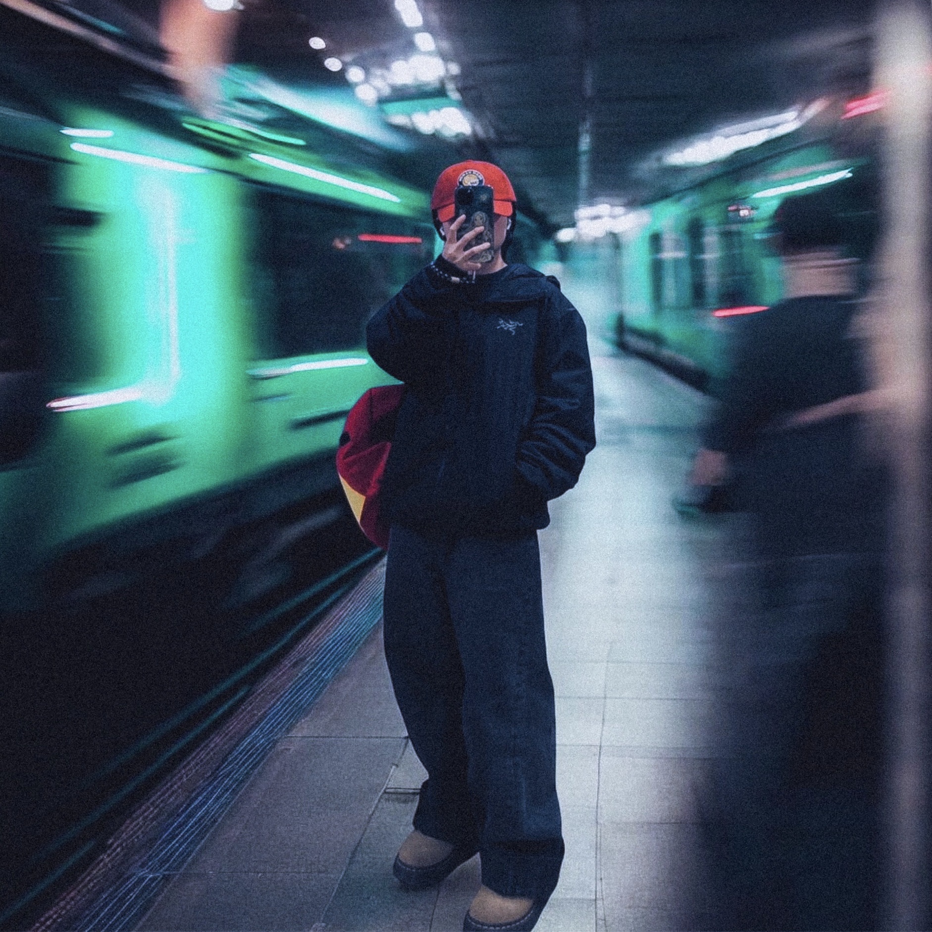 Arc'teryx Atom Hoody Black, Human Made 6Panel Twill Cap Red 착용 스타일 - 2