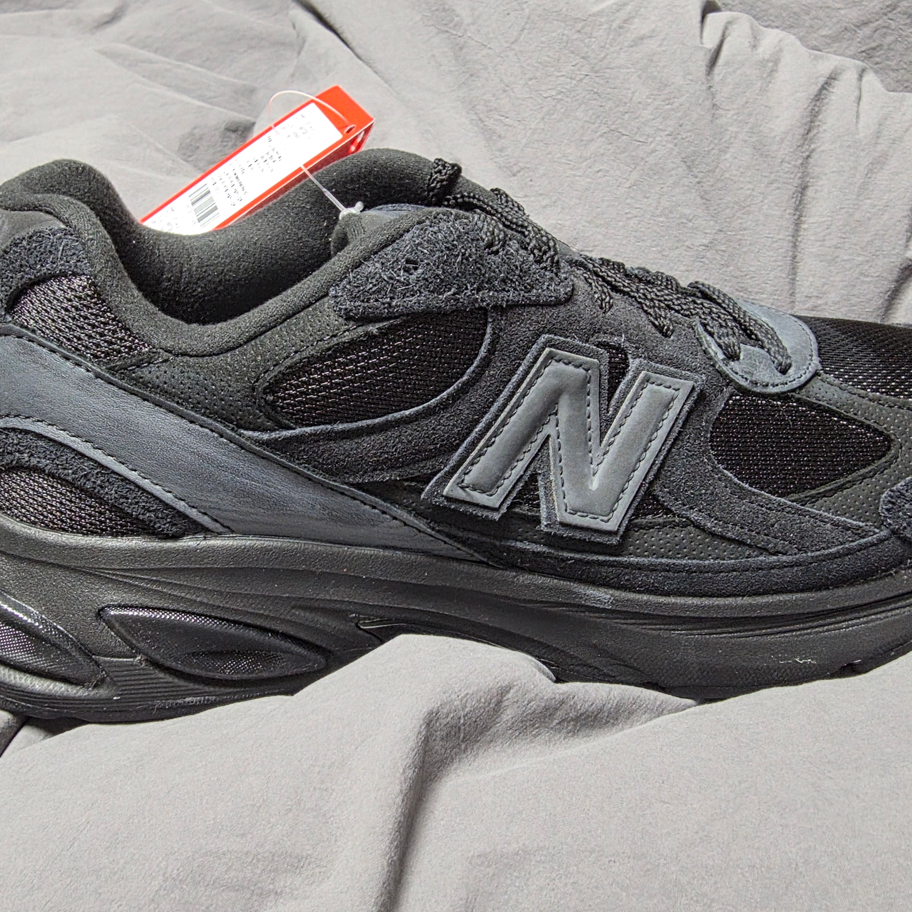 New Balance 2010 Abzorb Black Phantom 착용 스타일 - 4