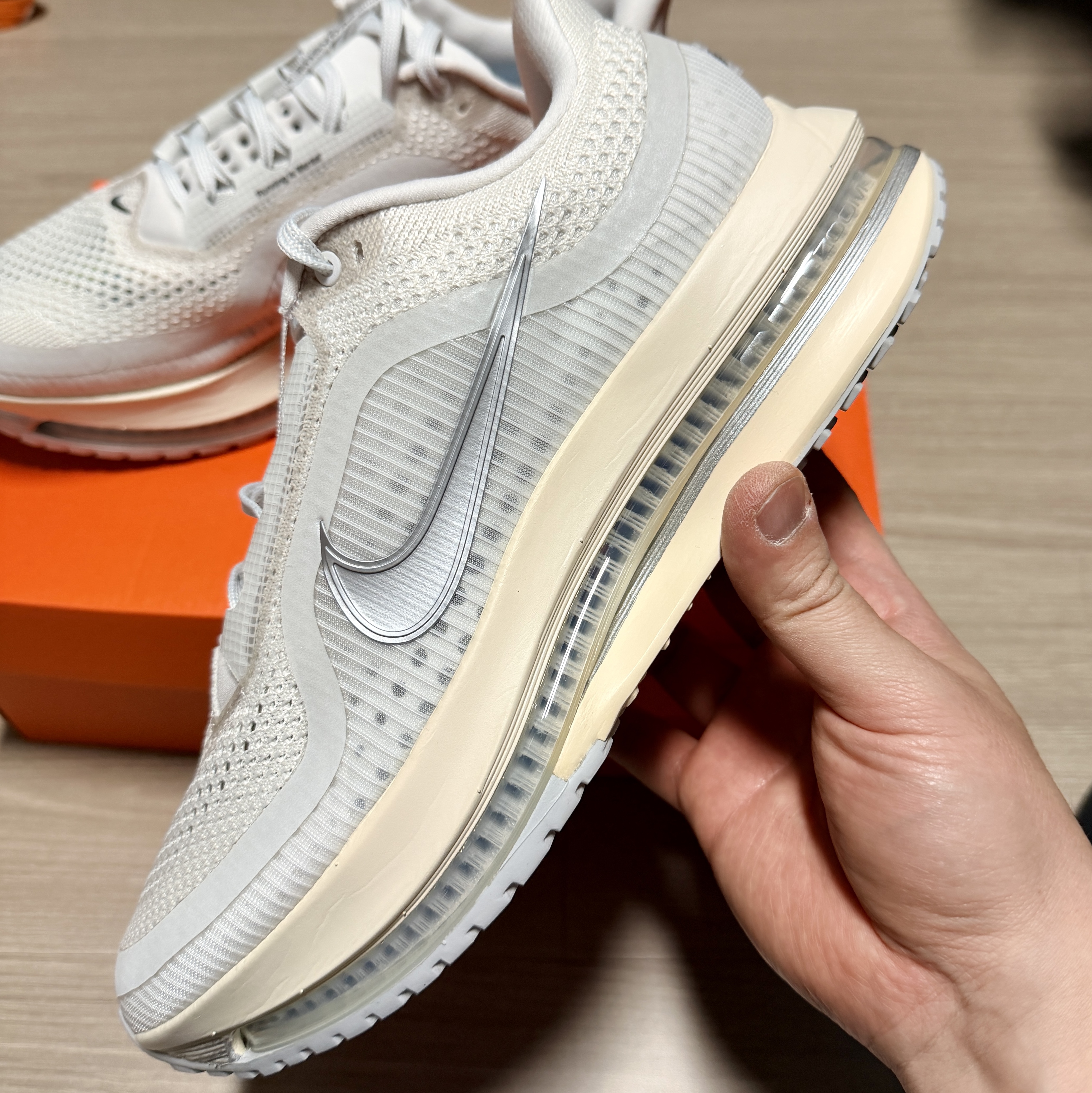 Nike Air Zoom Pegasus Premium Platinum Tint Reflect Silver 착용 스타일 - 4