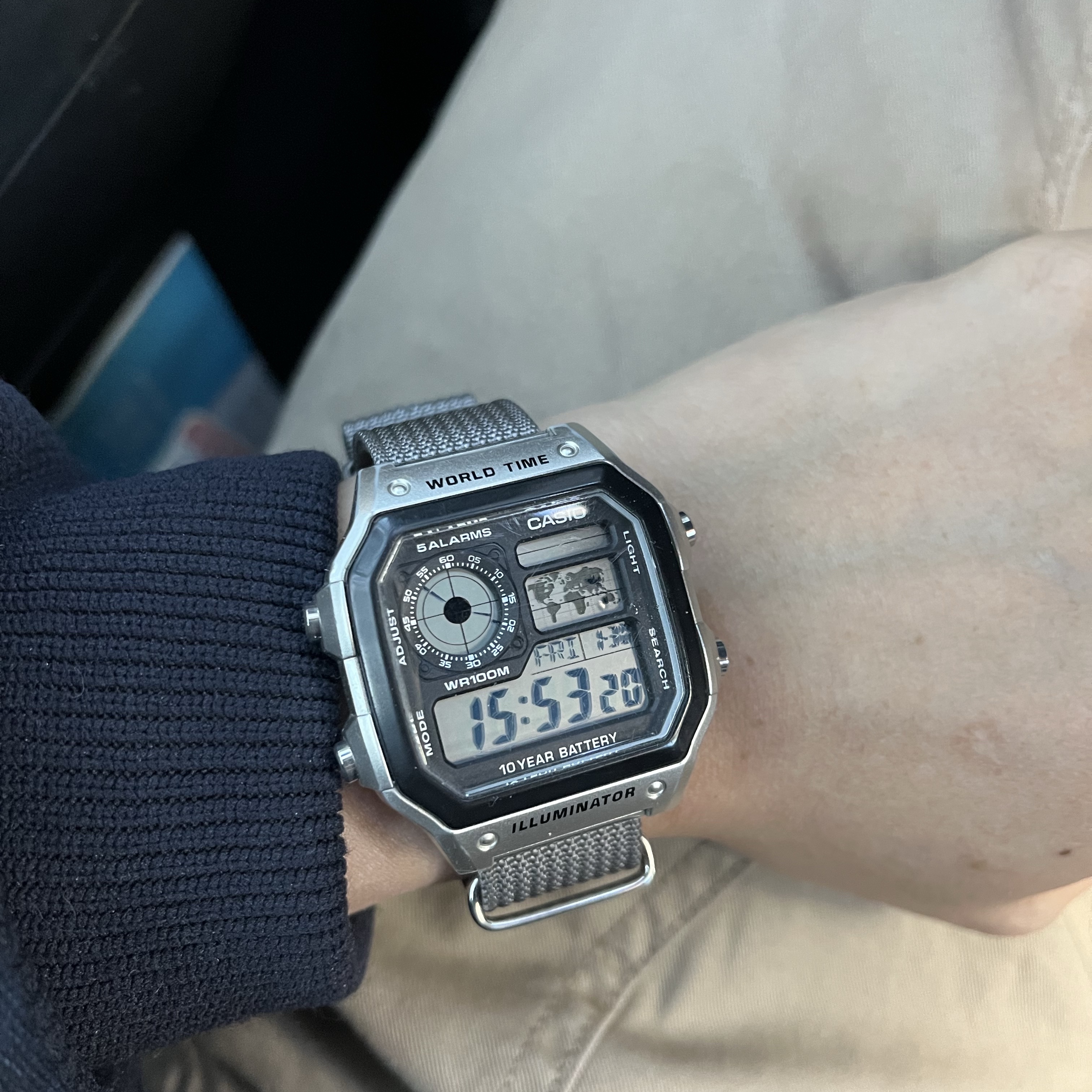 Casio AE-1200WHD-1AV 착용 스타일