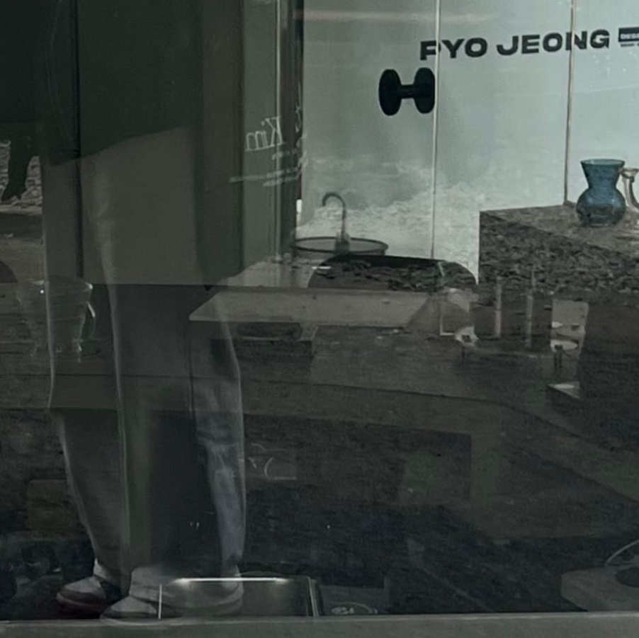 Matin Kim Matin Poppin Ecobag Strong Black, (W) Nike Dunk Low Light Smoke Grey 착용 스타일