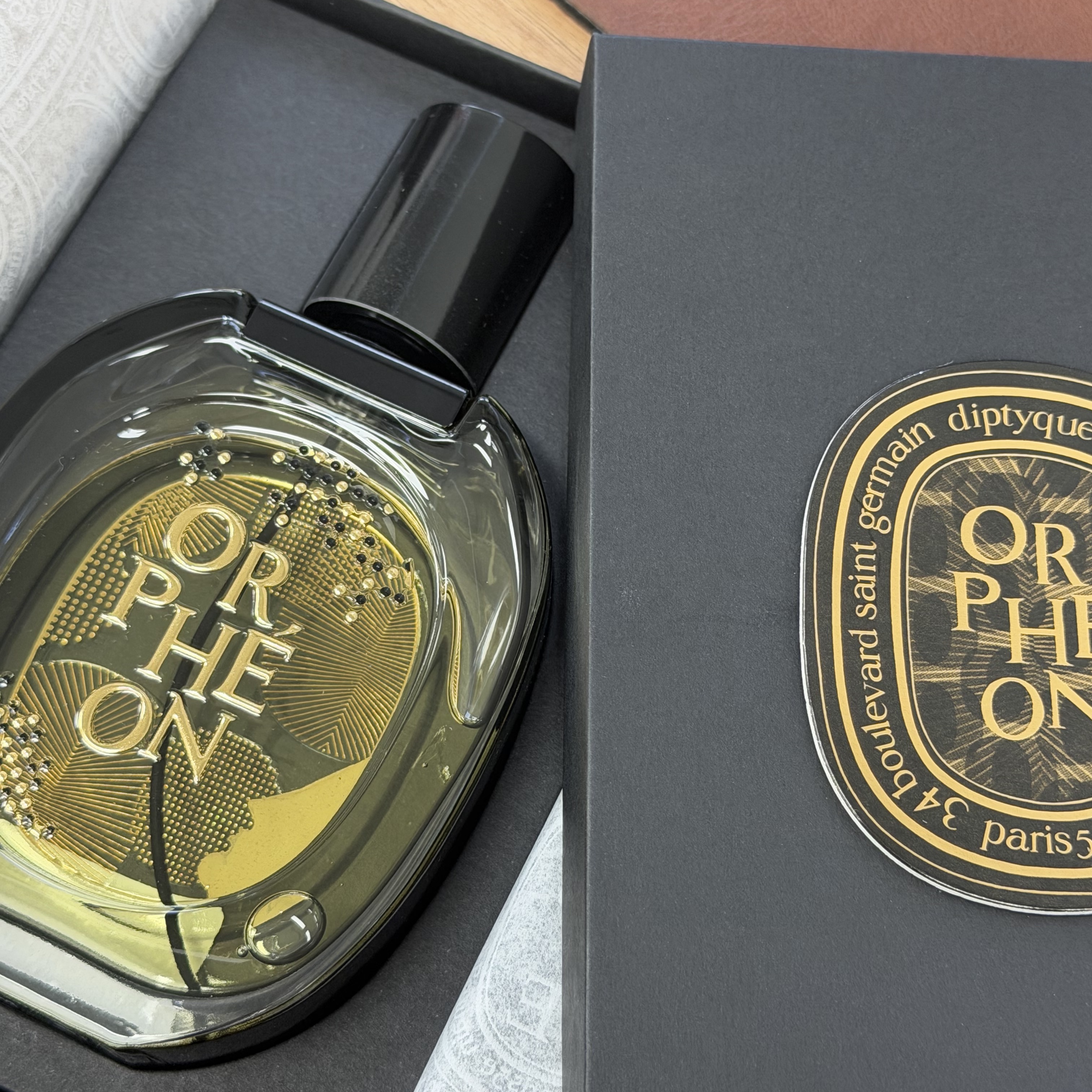 Diptyque Orpheon Holiday Limited Edition Eau De Parfum 75ml 착용 스타일