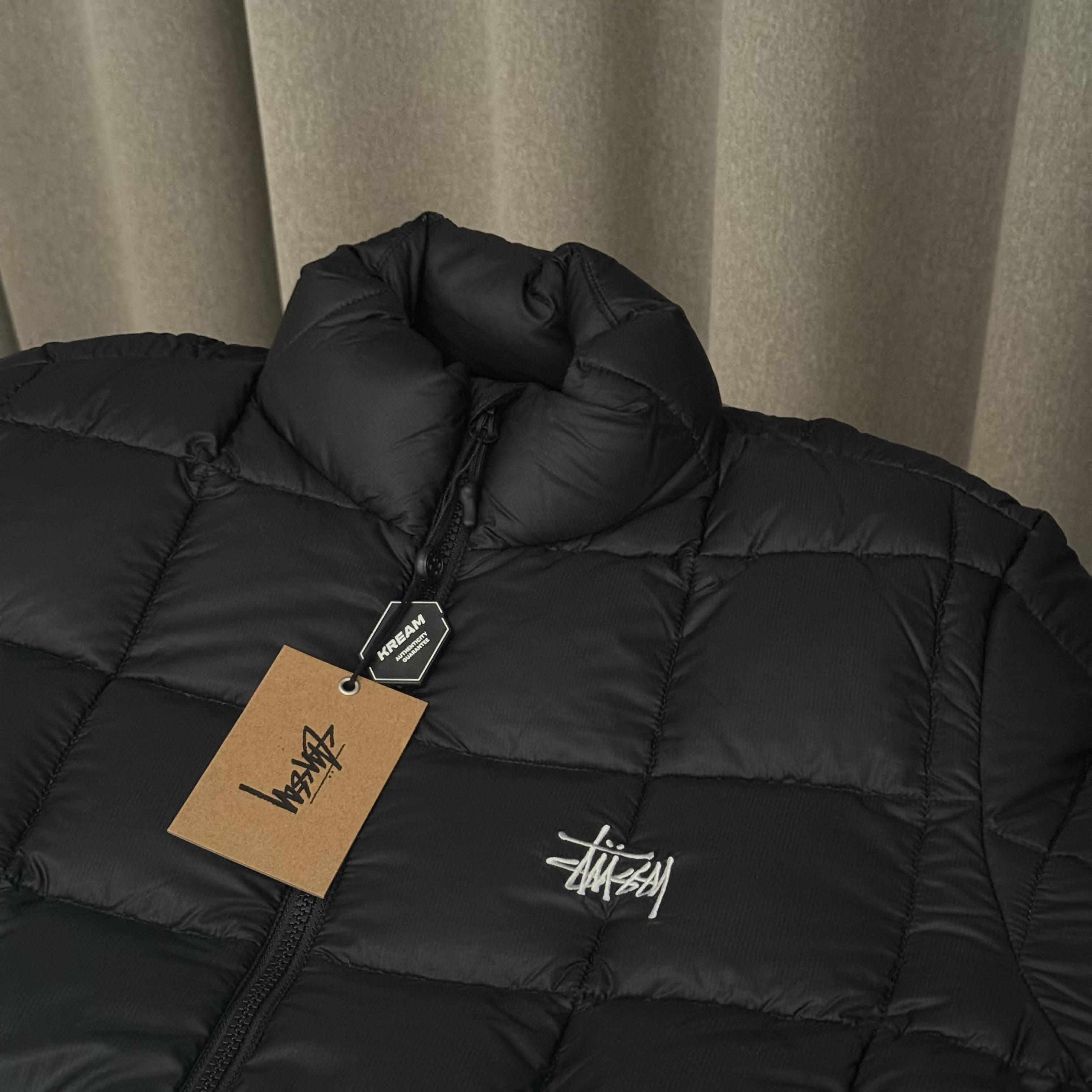 Stussy Midweight Puffer Black 착용 스타일