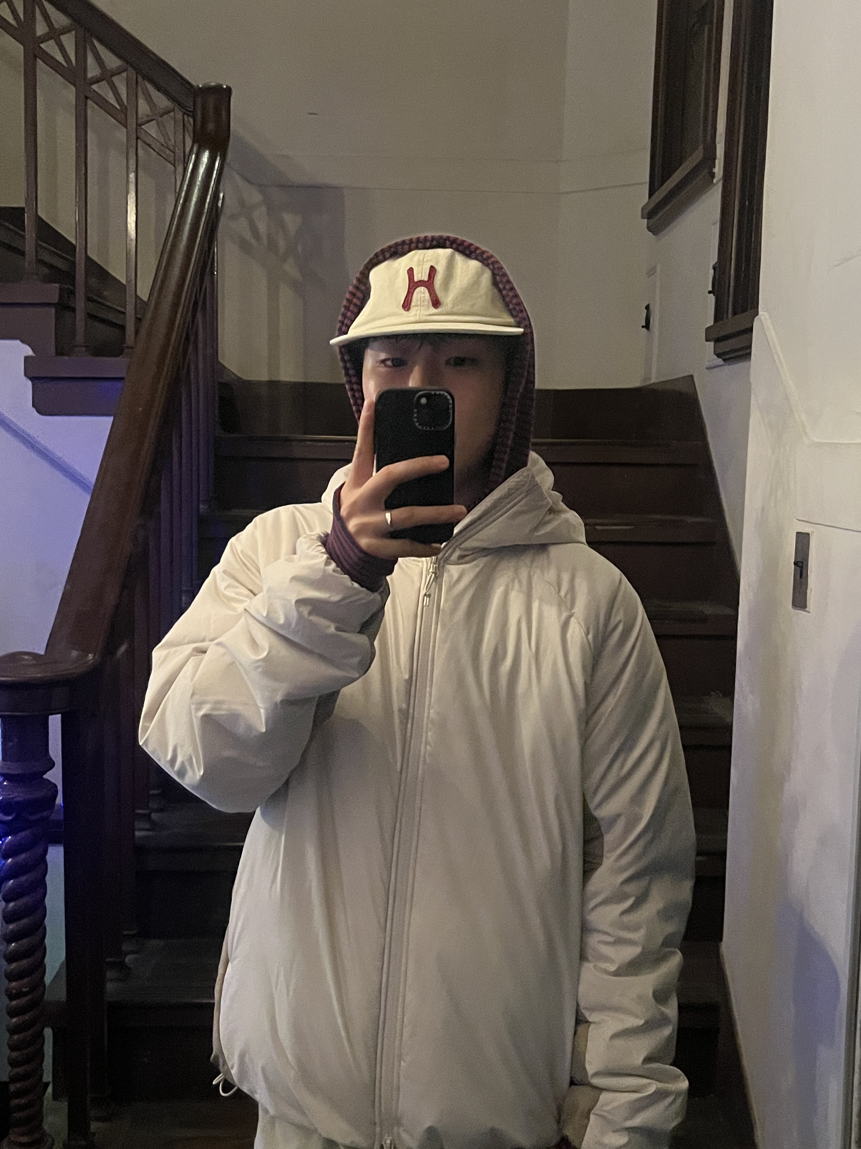 Hello Sunrise H Logo Cotton Relaxed Fit 6Panel Cap Beige, Nike ACG Rope De Dope Primaloft Therma-Fit Jacket Orewood Brown Khaki - Asia 착용 스타일 - 1