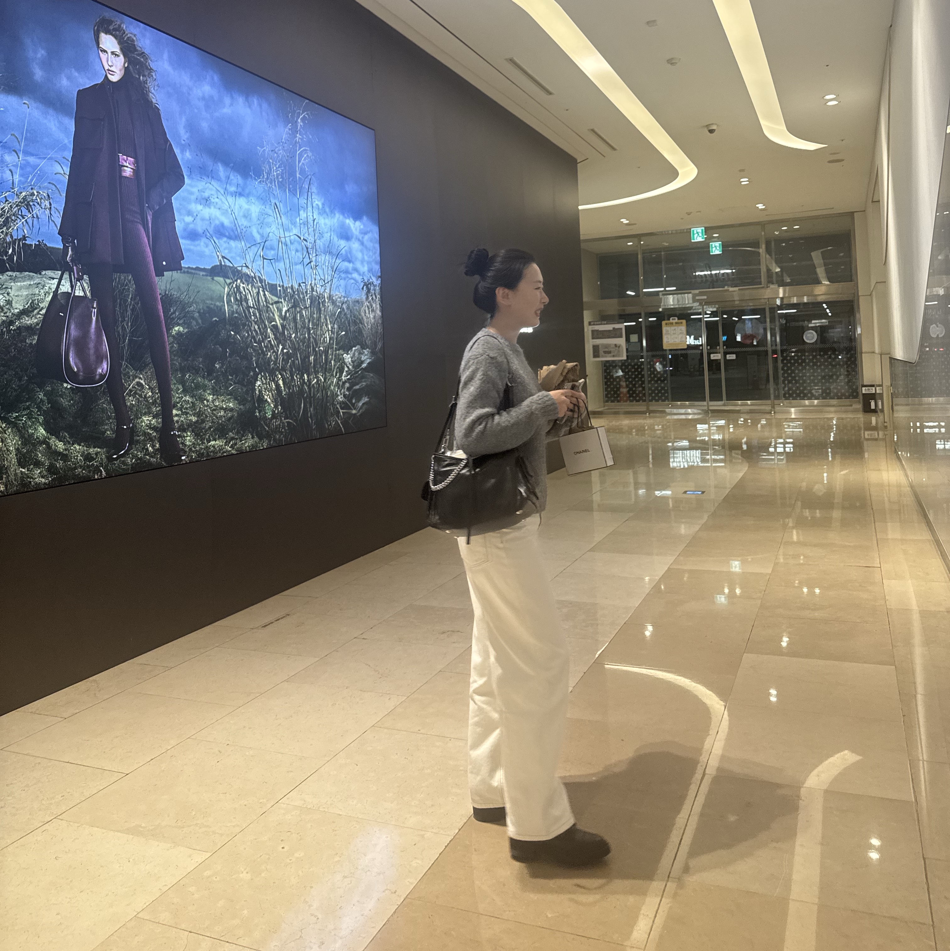 Louis Vuitton Carryall Cargo PM Black, (W) Aldo Gore-In Pillow Walk Ankle Boots Black 착용 스타일 - 1