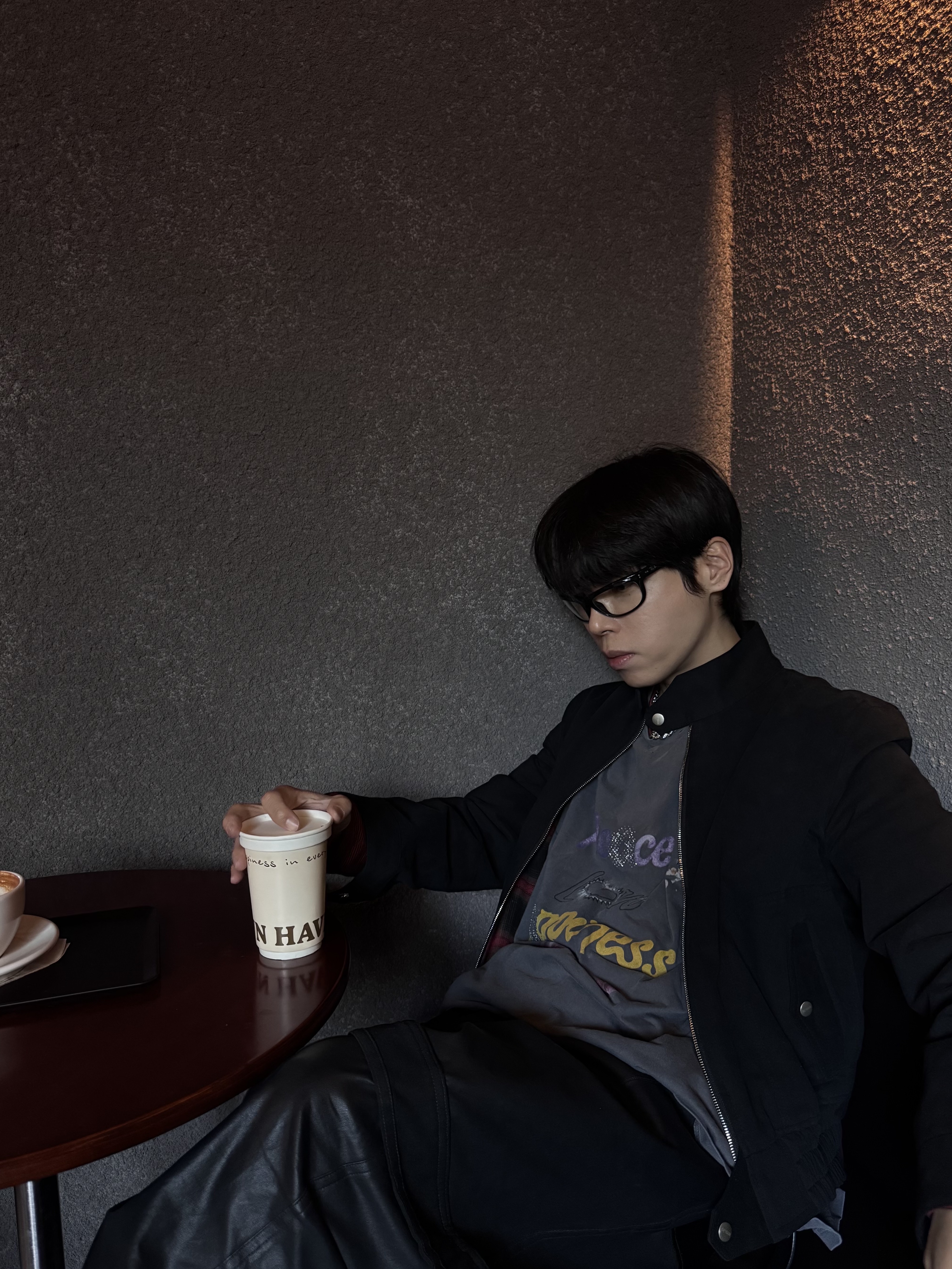 farfromwhat far layered work pants_black, SOULESURES BOLD BELUGA Espresso Brown 착용 스타일 - 4