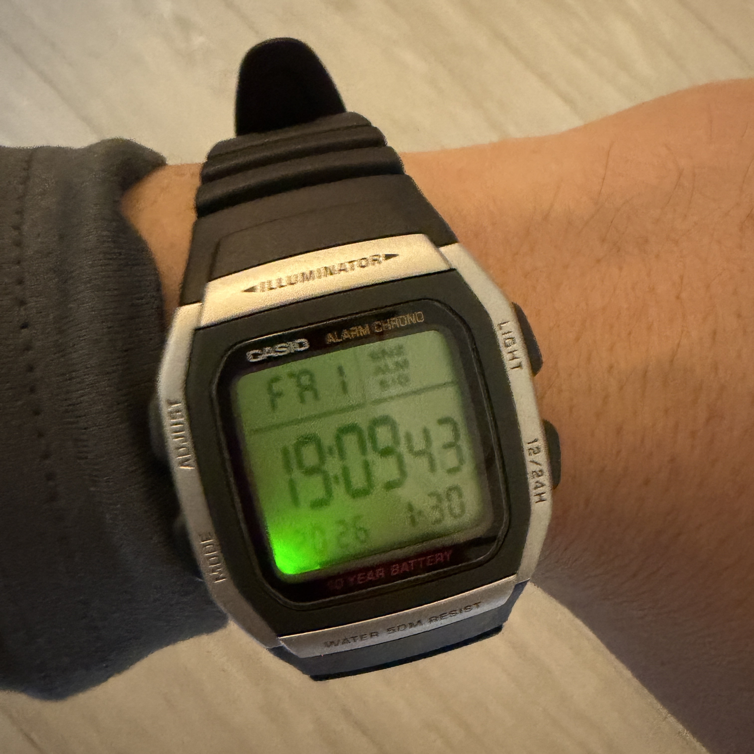 Casio W-96H-1AV 착용 스타일 - 2