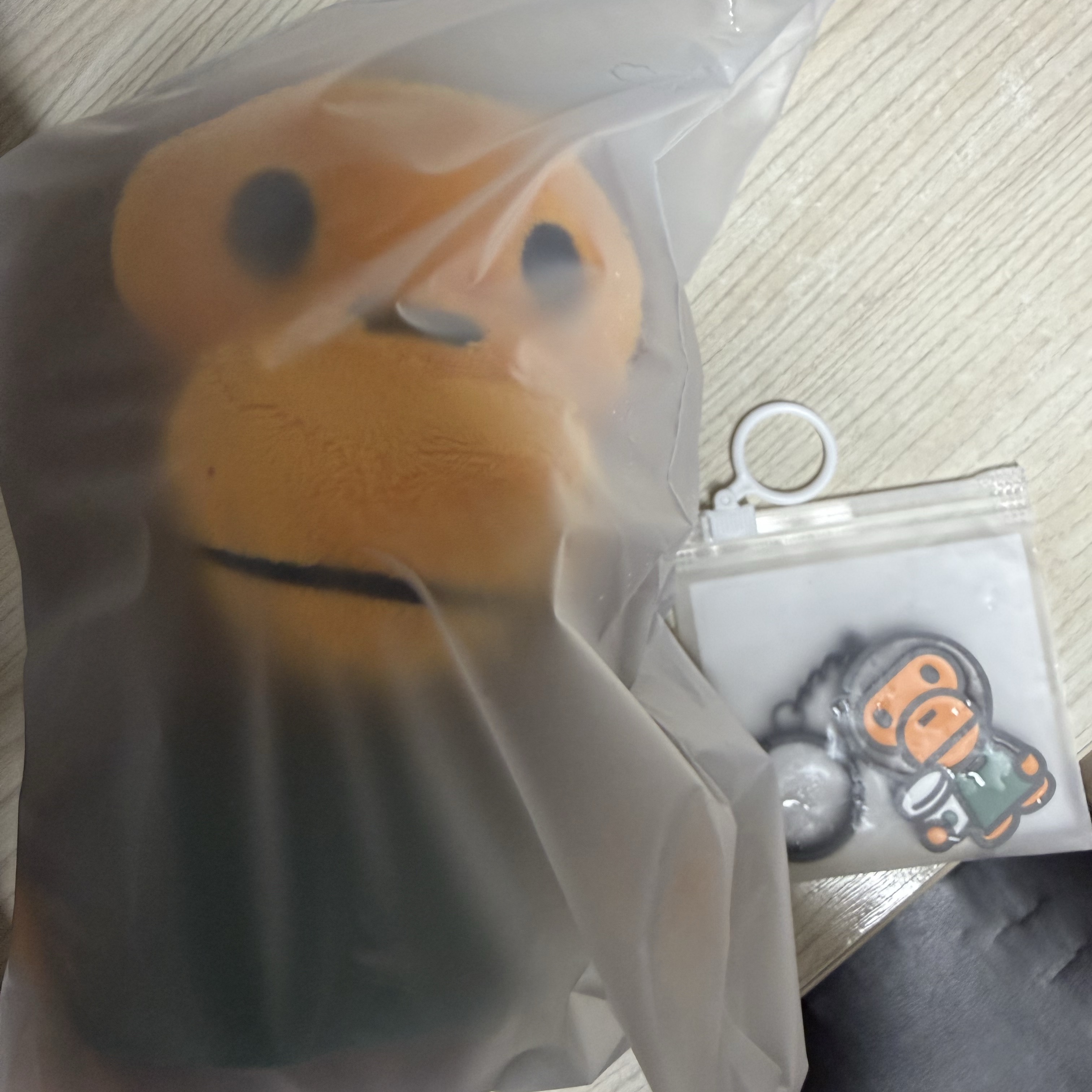 Starbucks x BAPE Baby Milo Keychain 착용 스타일