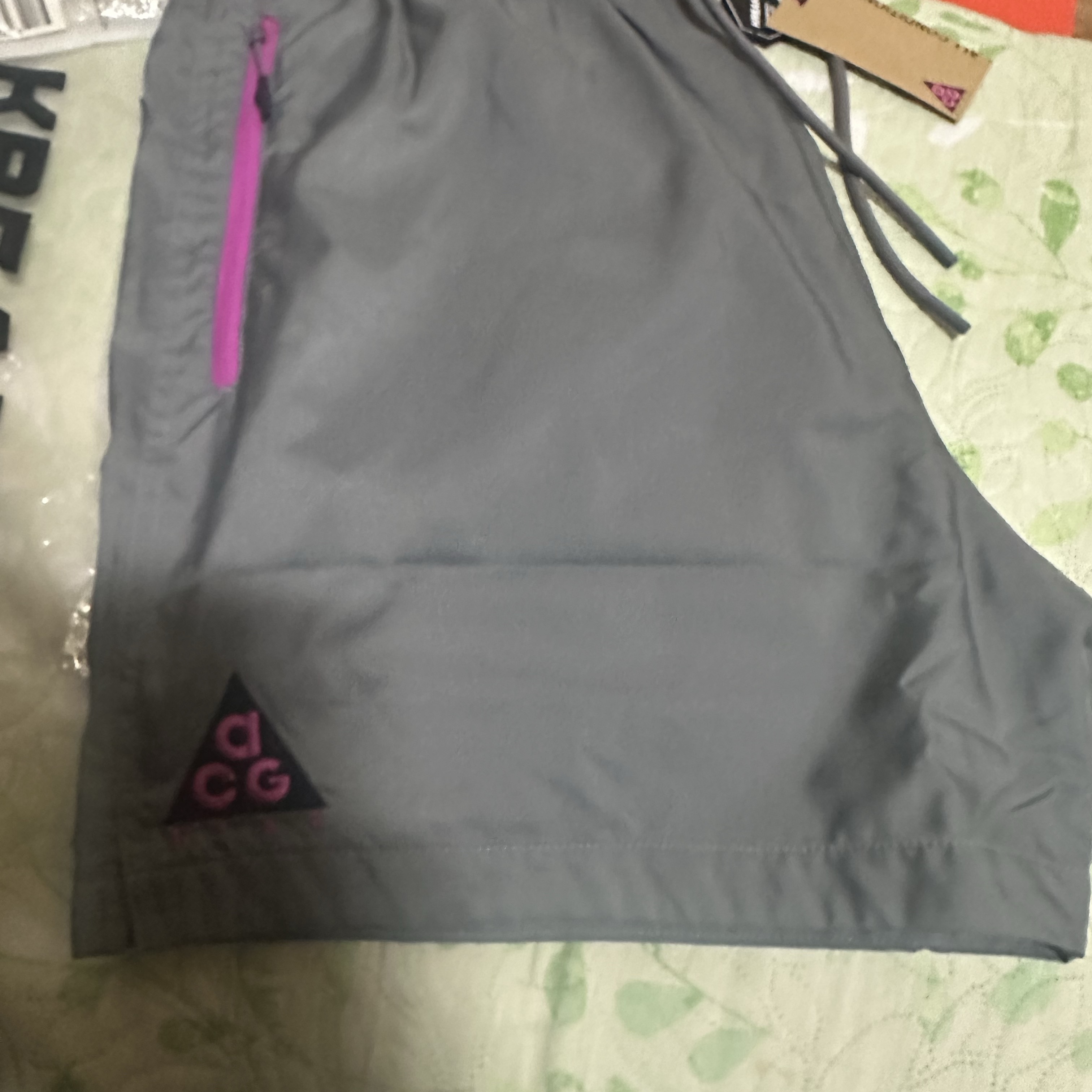 Nike ACG Woven Shorts Grey - US/EU 착용 스타일 - 2
