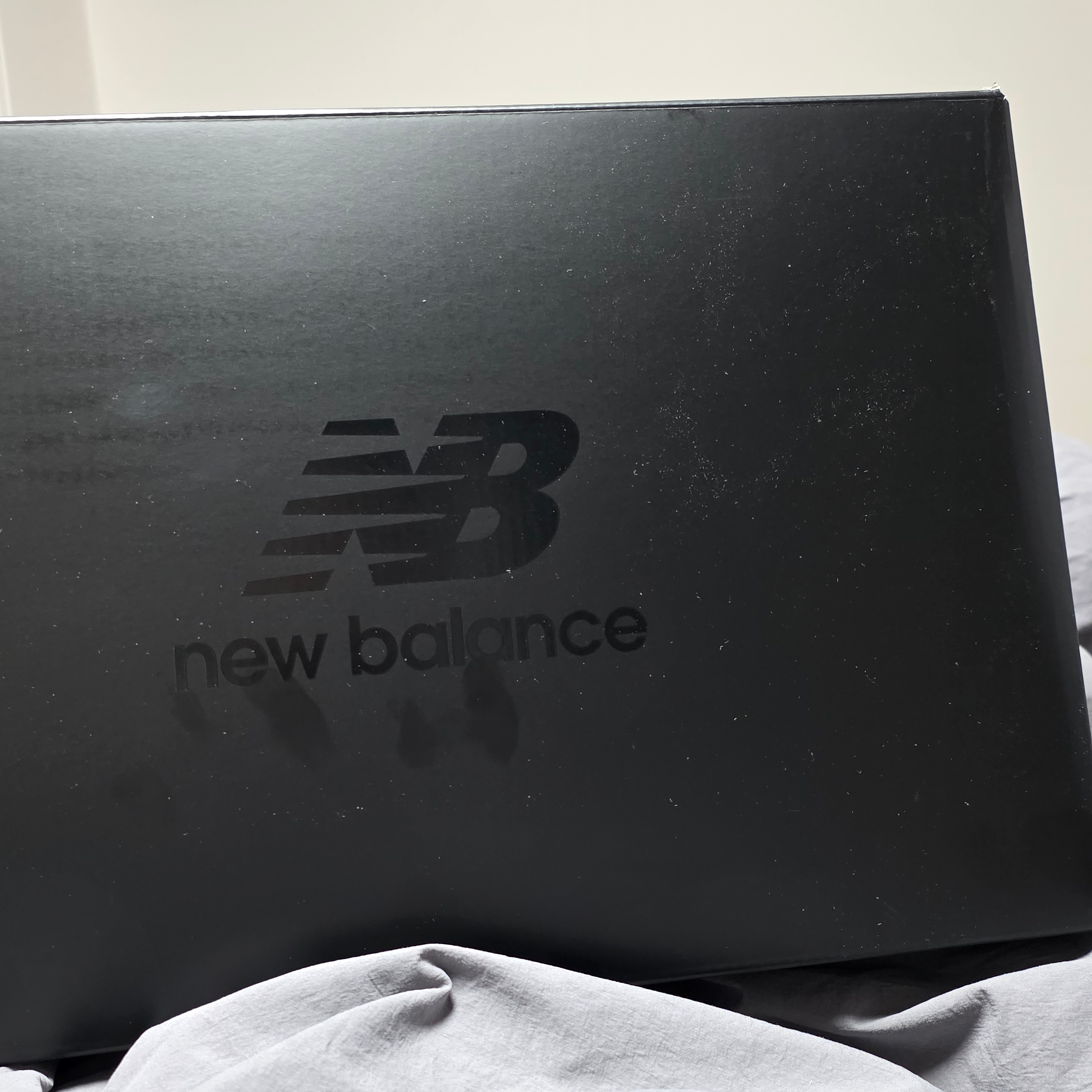 New Balance 2010 Abzorb Black Phantom 착용 스타일 - 1