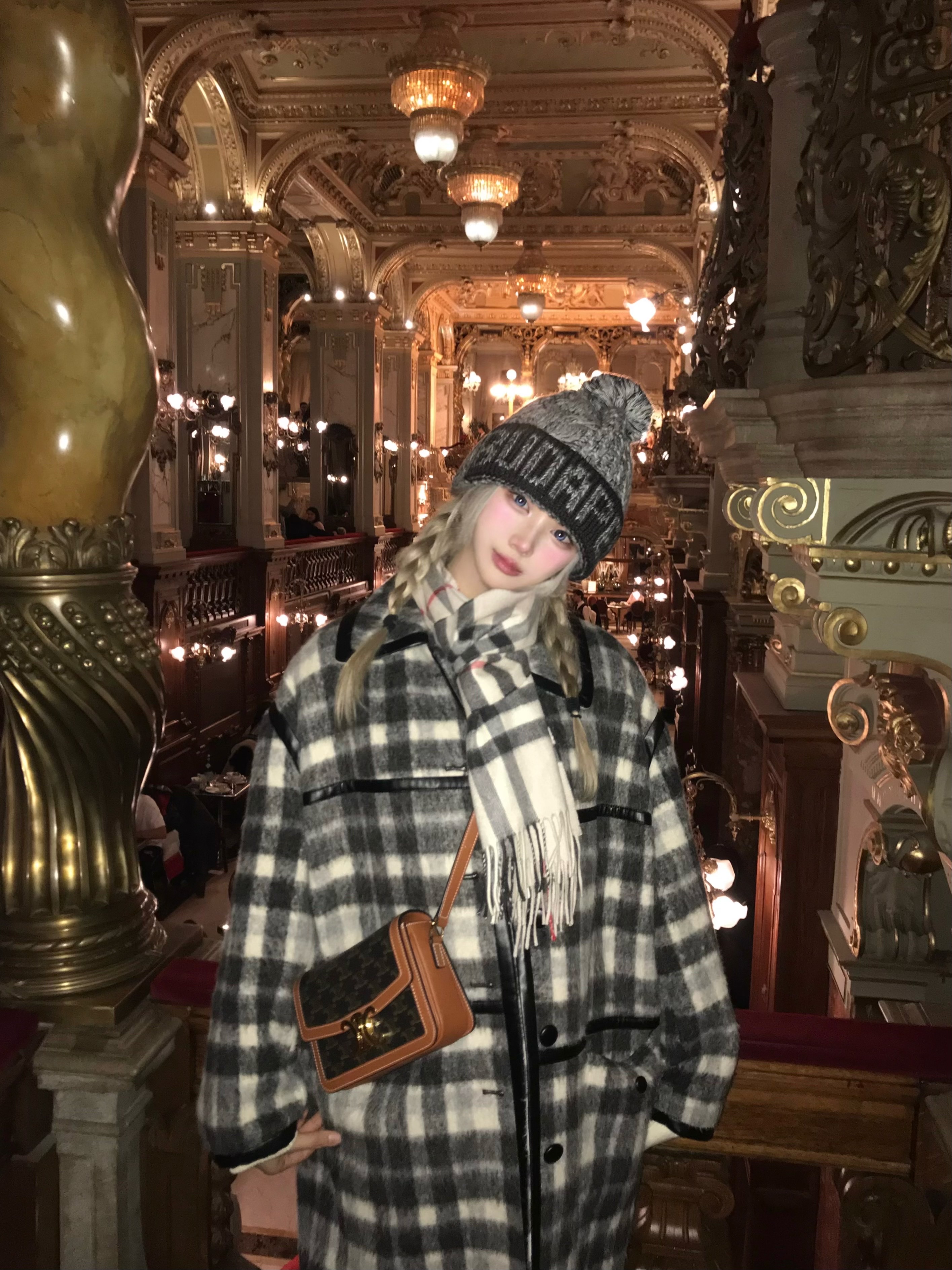 Celine Teen Triomphe Bag in Triomphe Canvas and Calfskin Tan, Burberry Check Cashmere Muffler Ivory 착용 스타일