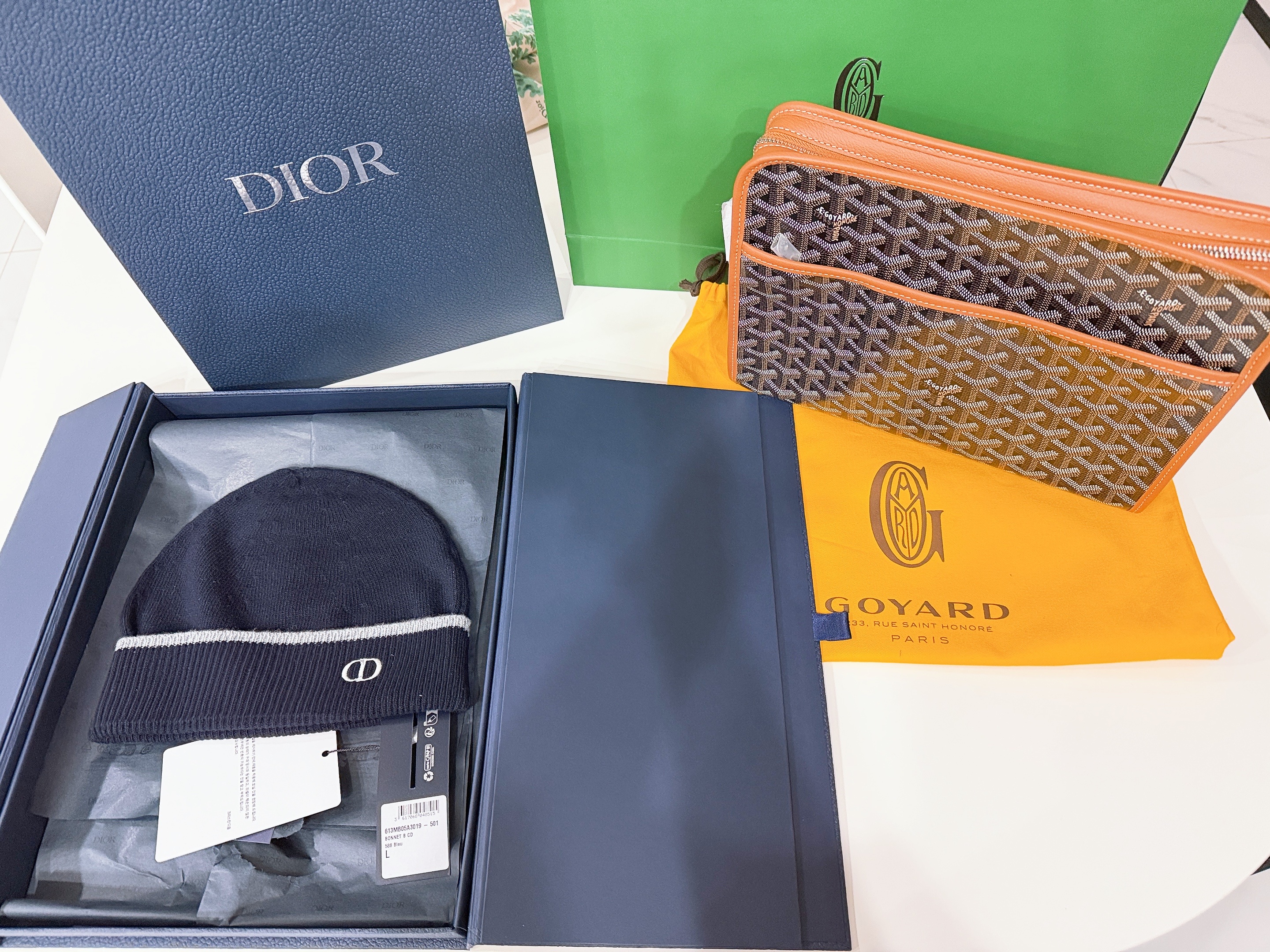 Dior CD Icon Beanie Wool & Cashmere Knit Deep Blue, Goyard Jouvence GM Toilet Bag Black Tan 착용 스타일 - 2