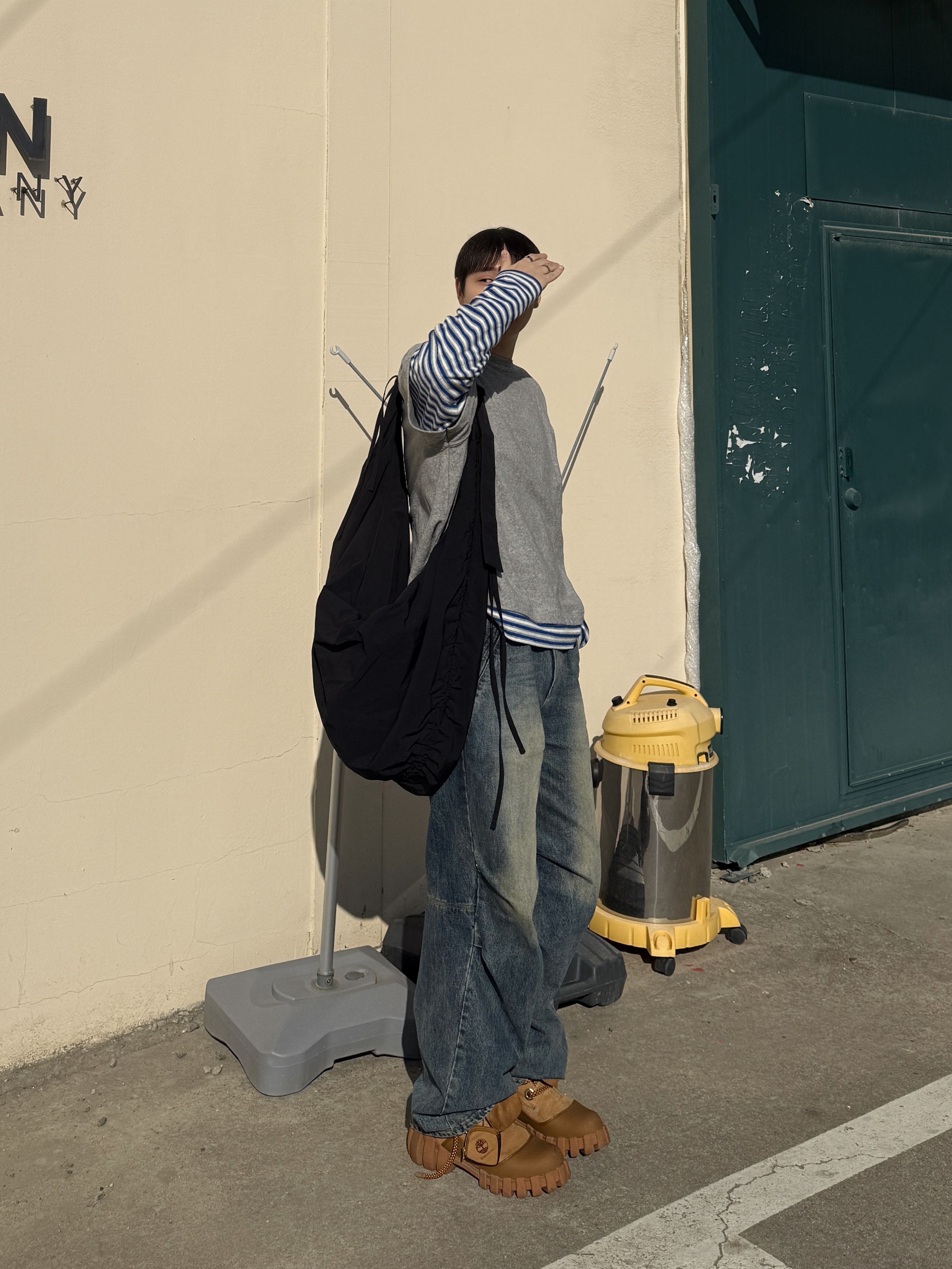 Nonnod Terry Layered T-shirts Grey, Timberland x Humberto Leon 6 Inch Boot Wheat Nubuck - Medium 착용 스타일 - 1