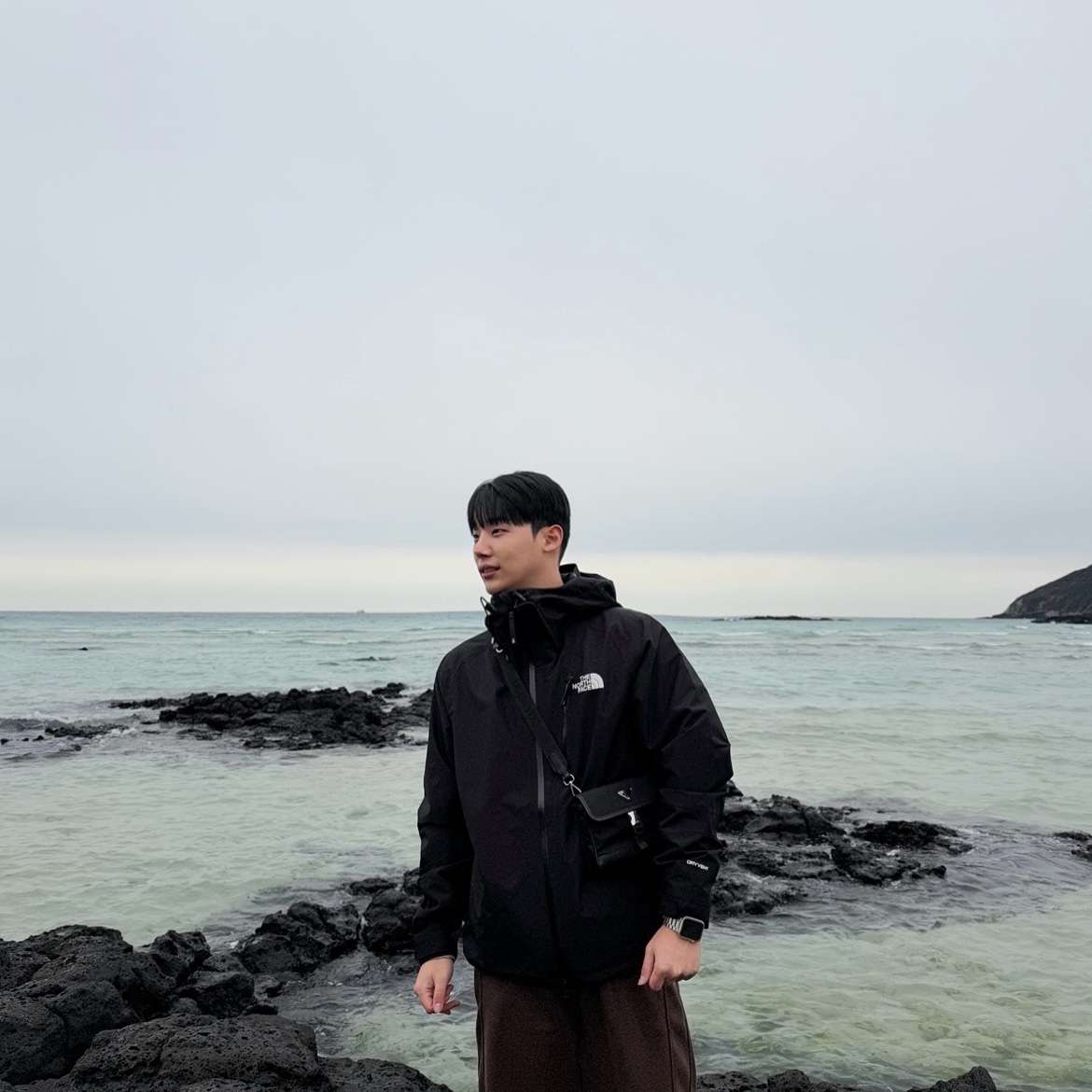Prada Re-Nylon and Saffiano Leather Smartphone Case Black, Stone Island 6100060 Organic Cotton Fleece Regular Fit Crewneck Sweatshirt with Elasticated Cuffs  - 25FW 착용 스타일 - 1