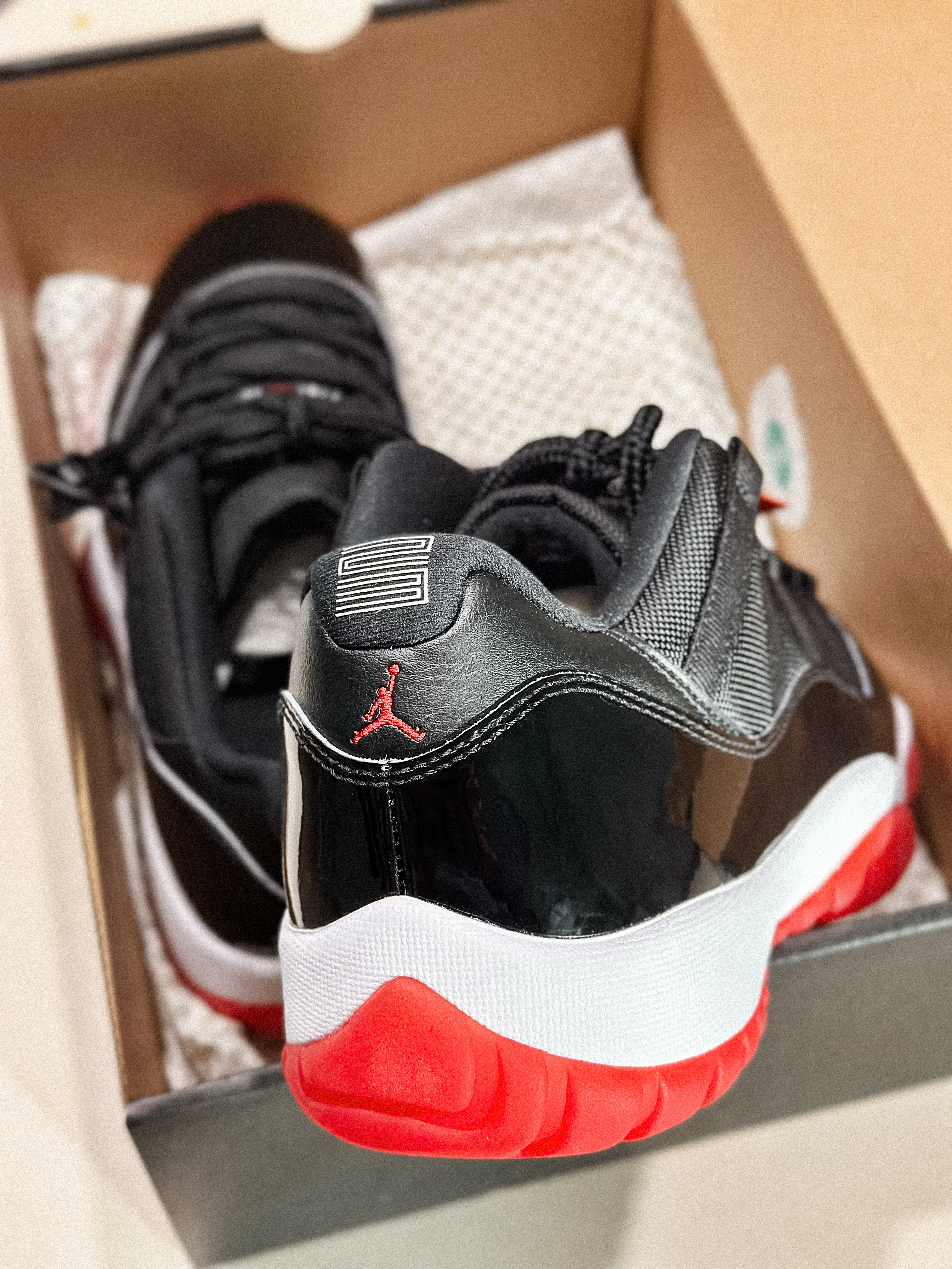 Jordan 11 Retro Low Bred 2025 착용 스타일 - 2