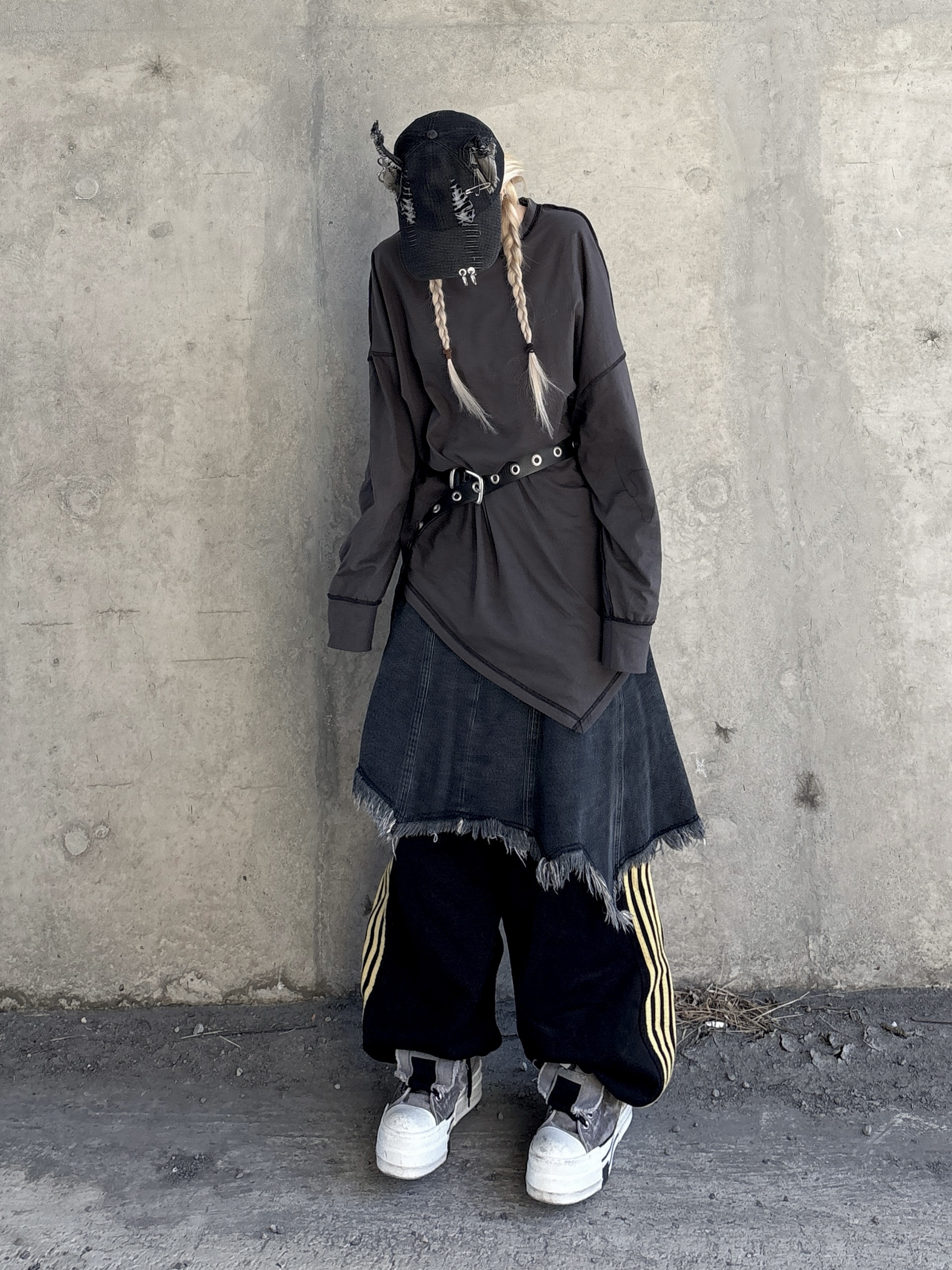 Converse x Drkshdw DBL Drkstar Overdye Chuck 70 Hi Concrete 착용 스타일 - 5