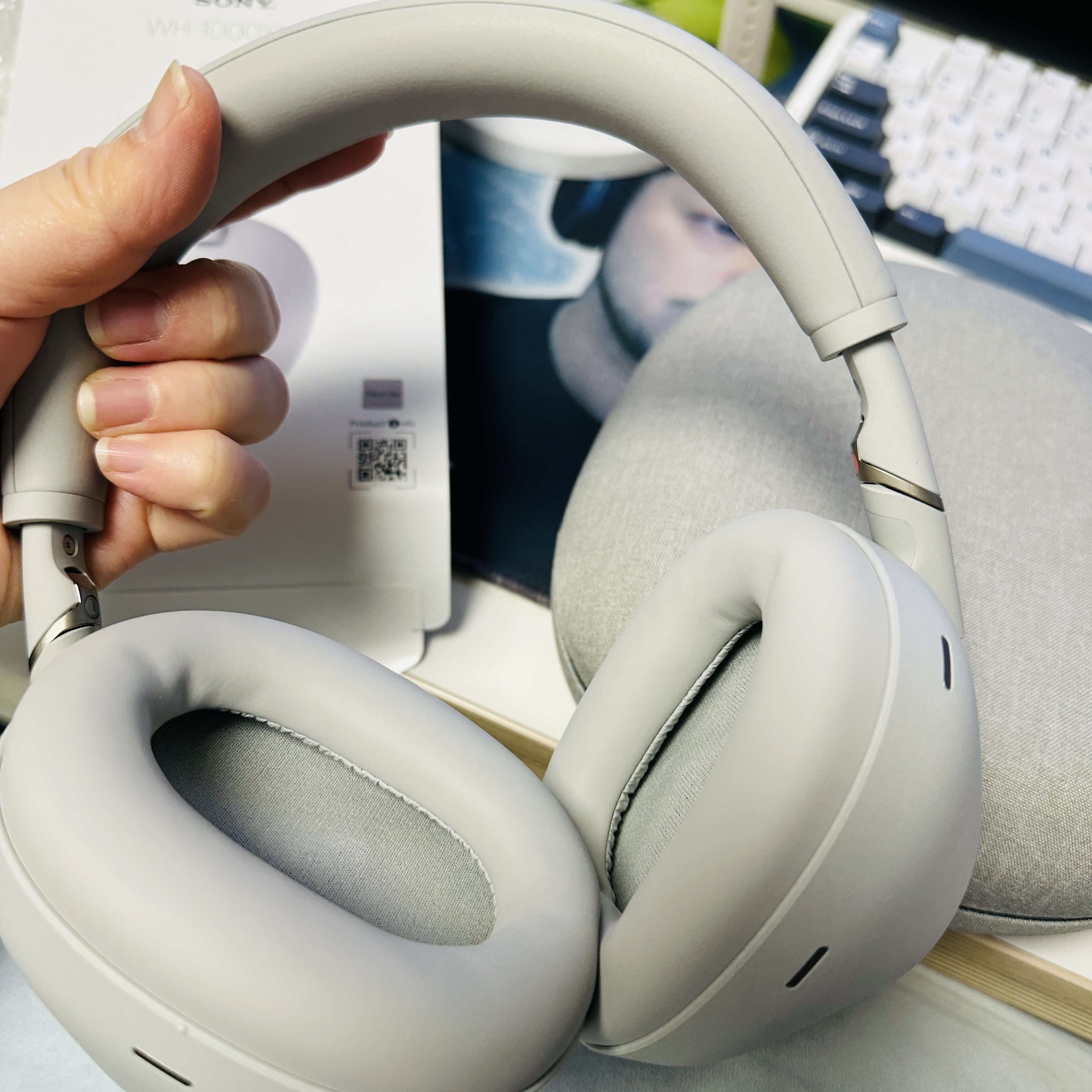 Sony WH-1000XM6 Silver (Sony Korea Ver.) 착용 스타일