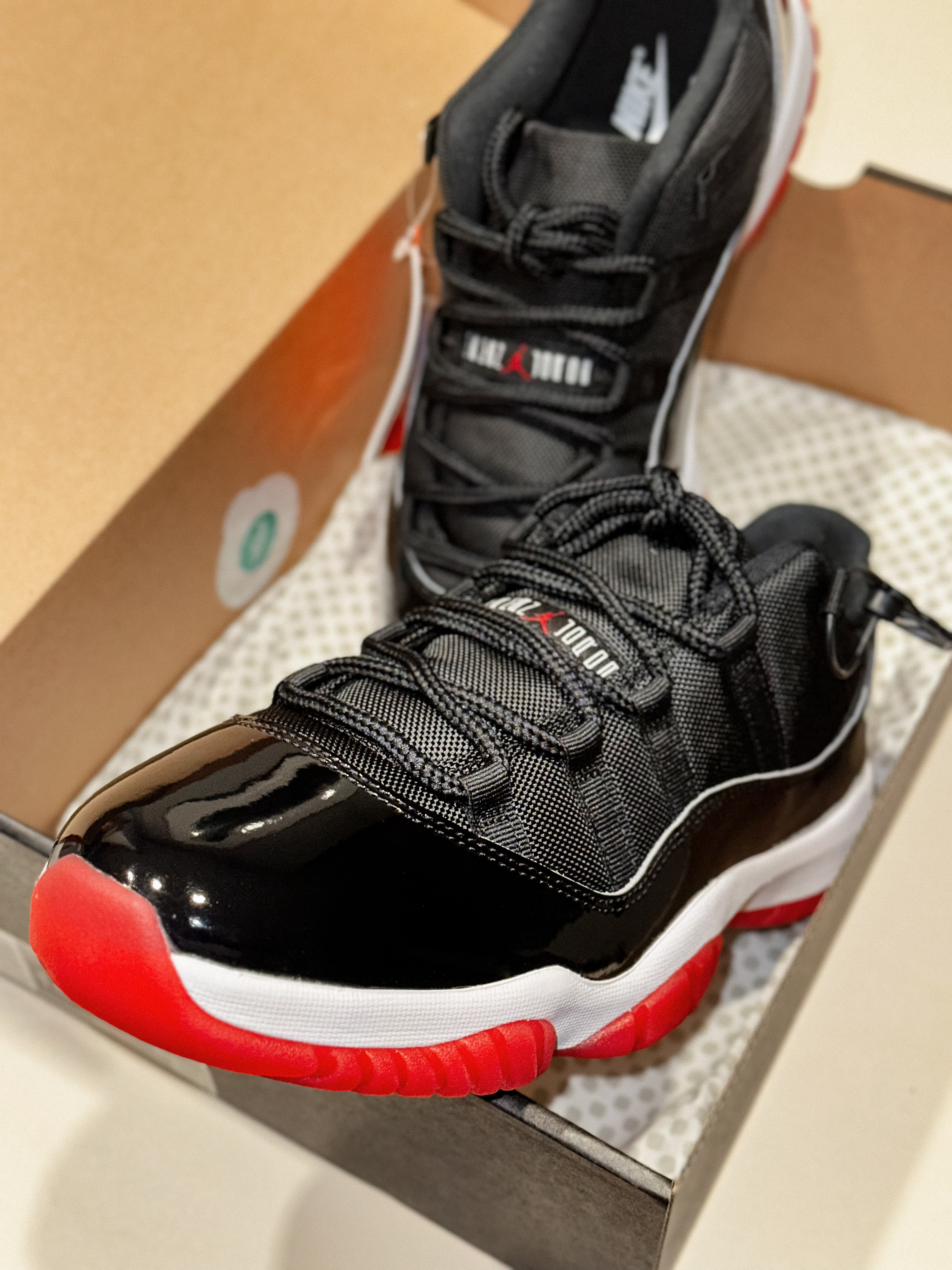 Jordan 11 Retro Low Bred 2025 착용 스타일 - 1