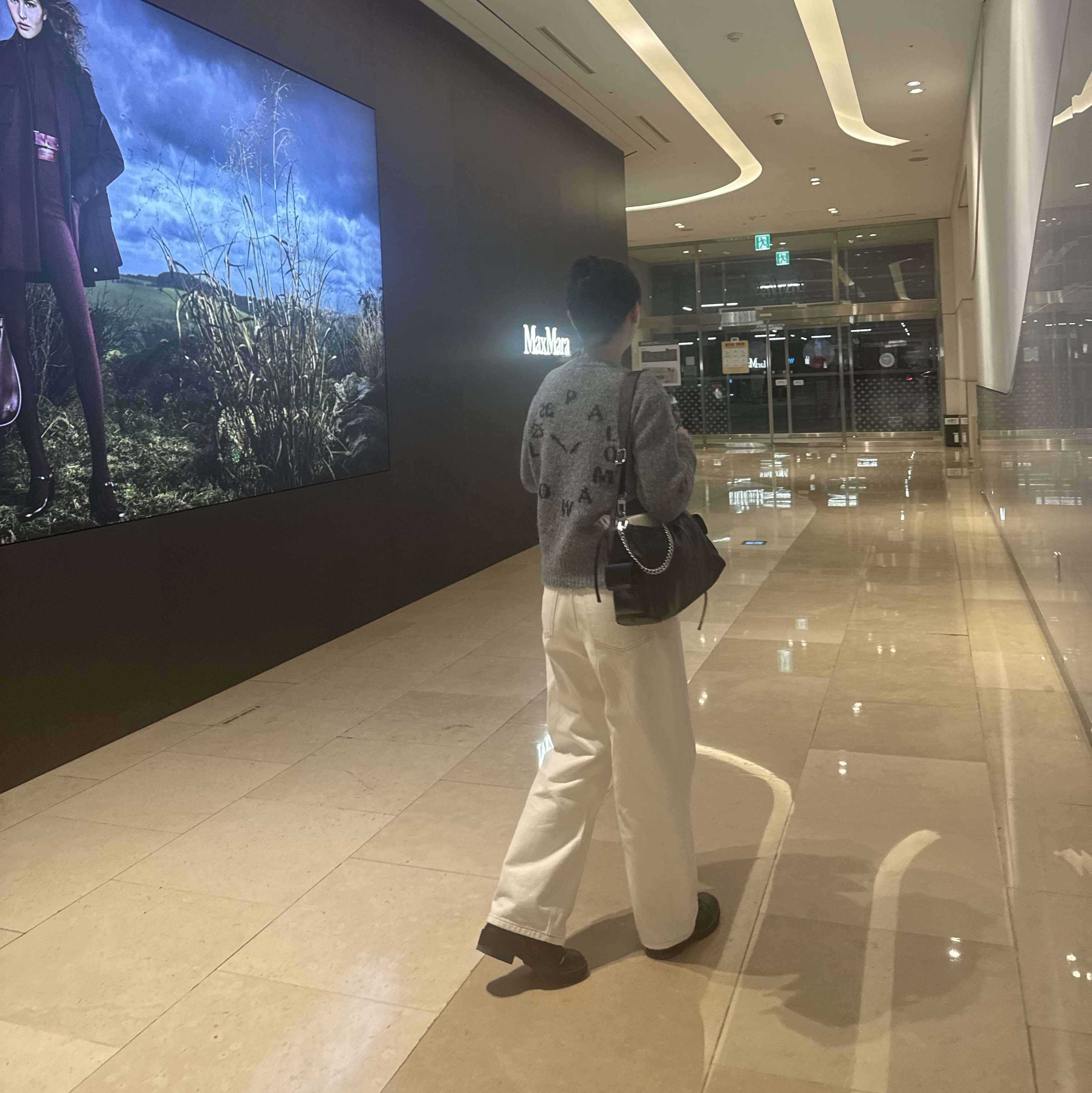 Louis Vuitton Carryall Cargo PM Black, (W) Aldo Gore-In Pillow Walk Ankle Boots Black 착용 스타일 - 2
