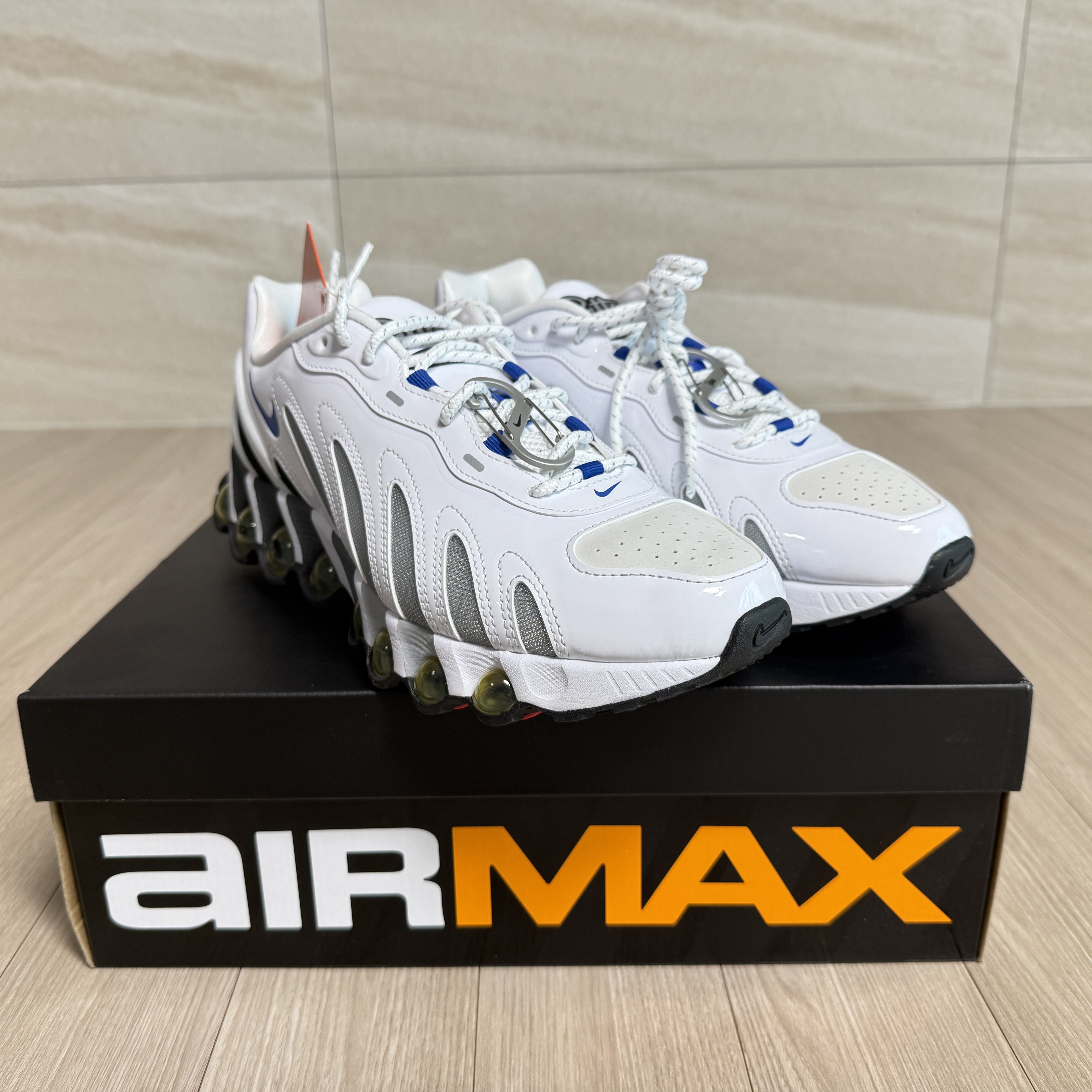 Nike x Patta Air Max Dn8 White Metallic Silver 착용 스타일 - 1