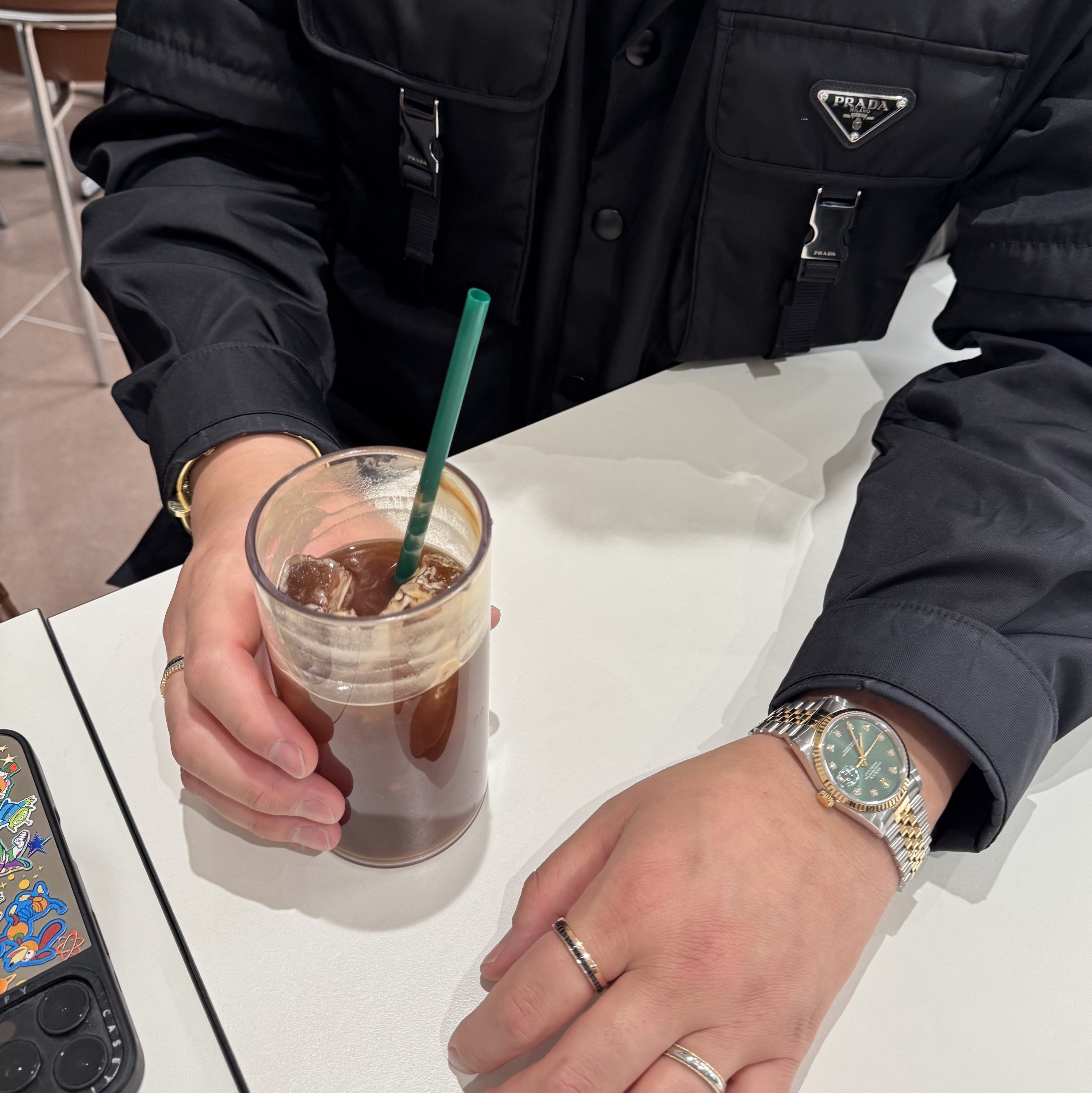 Prada Re-Nylon Shirt Black, Rolex Datejust 36mm 126233 Olive Green Roman Diamond-Set Jubilee 착용 스타일