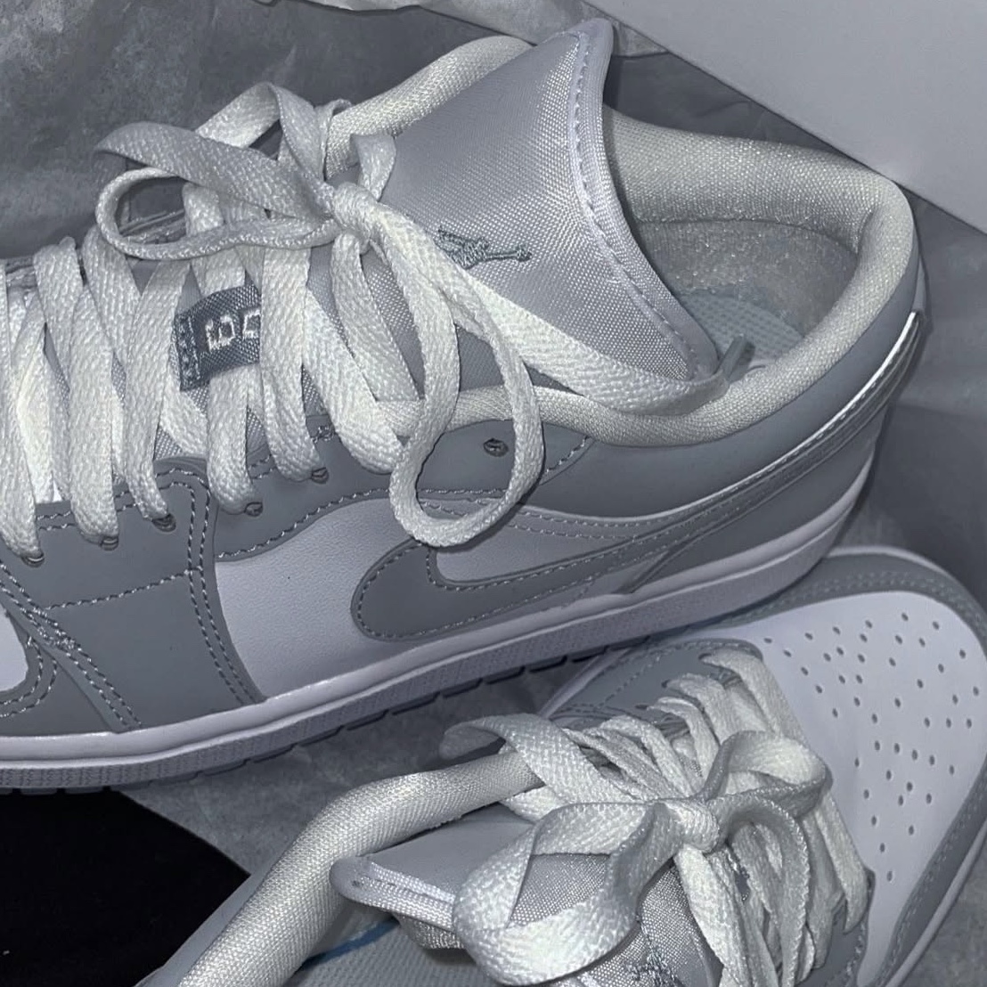 (W) Jordan 1 Low White Wolf Grey 착용 스타일 - 2